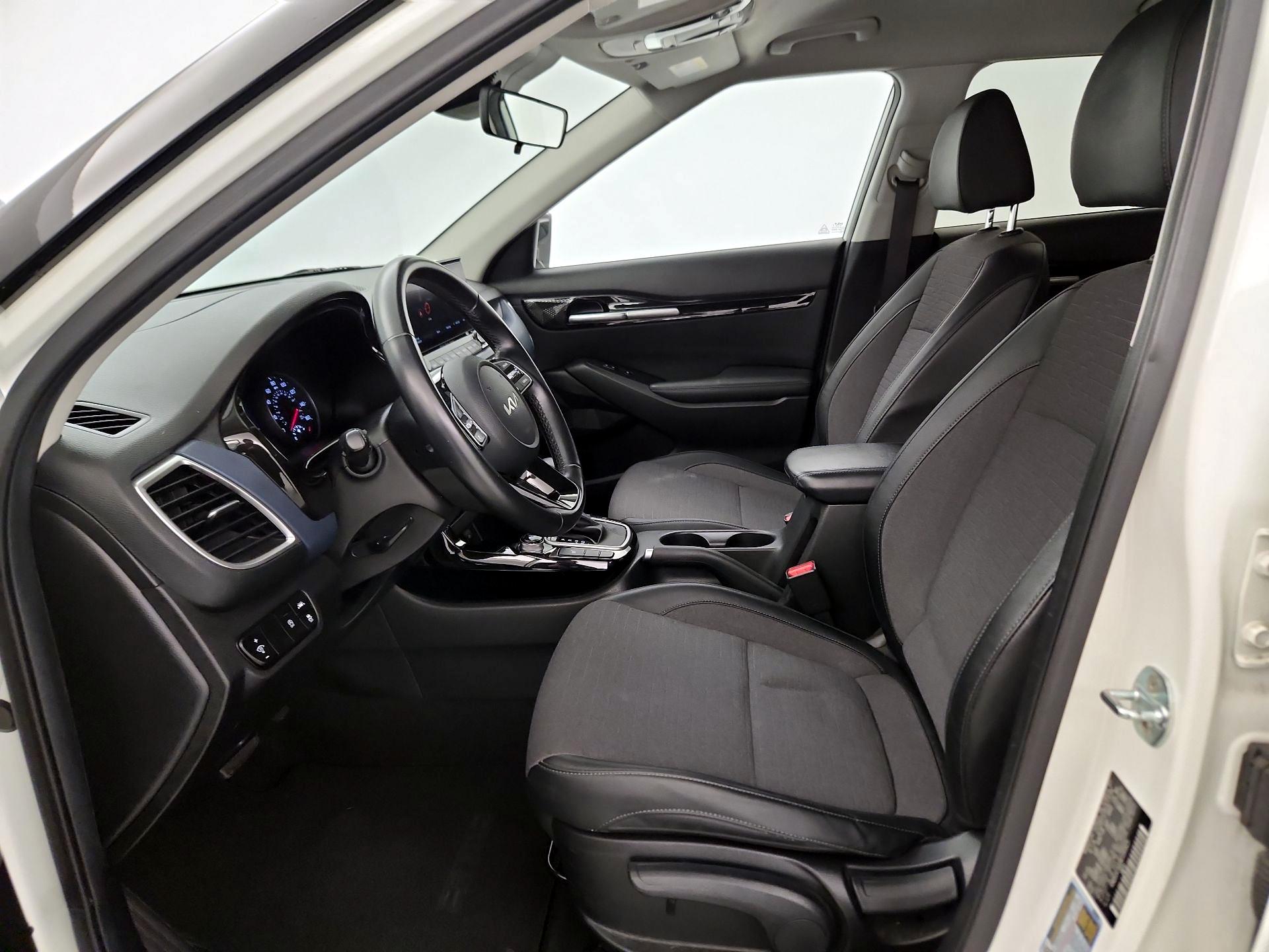 Thumbnail: 2022 Kia Seltos - 11