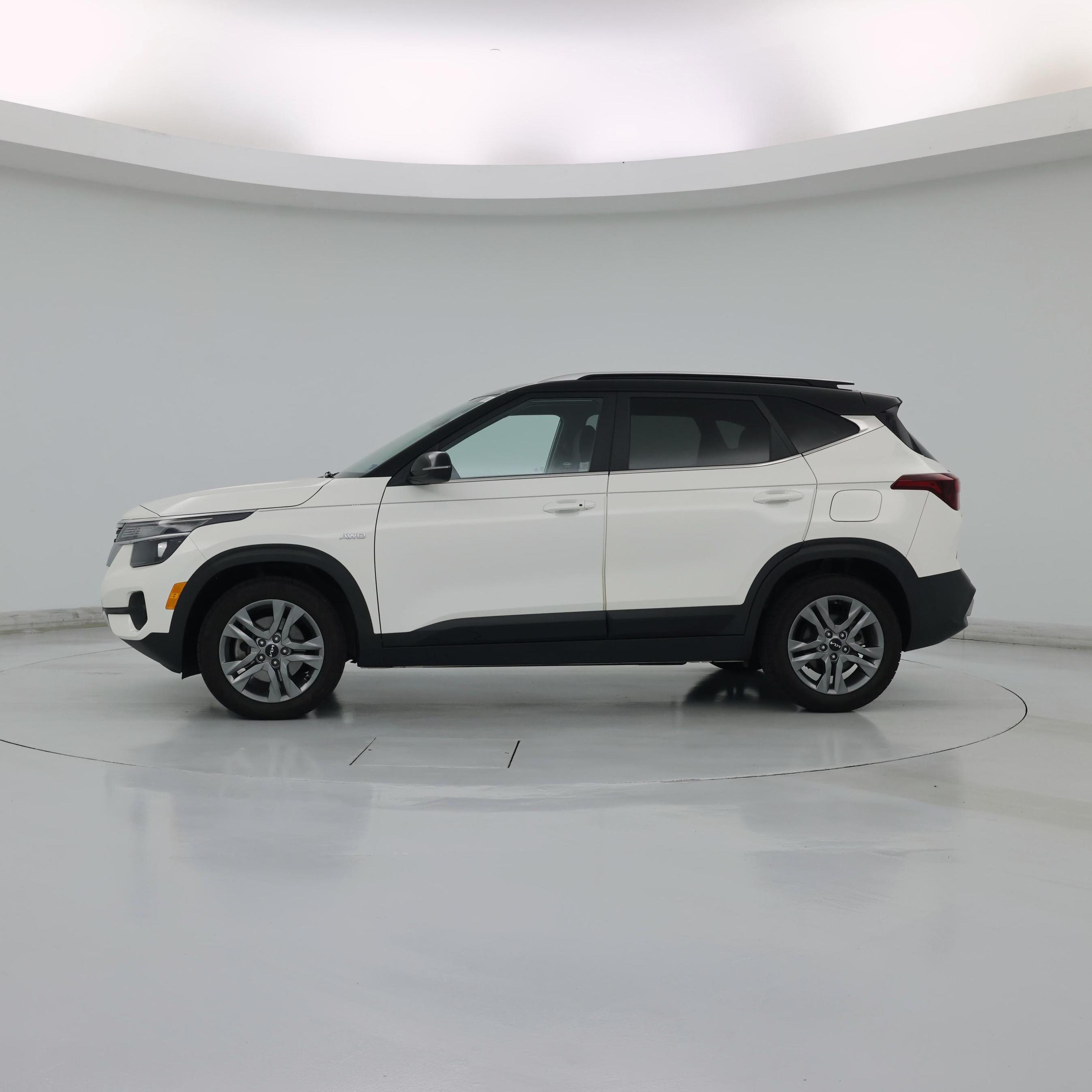 Thumbnail: 2022 Kia Seltos - 3