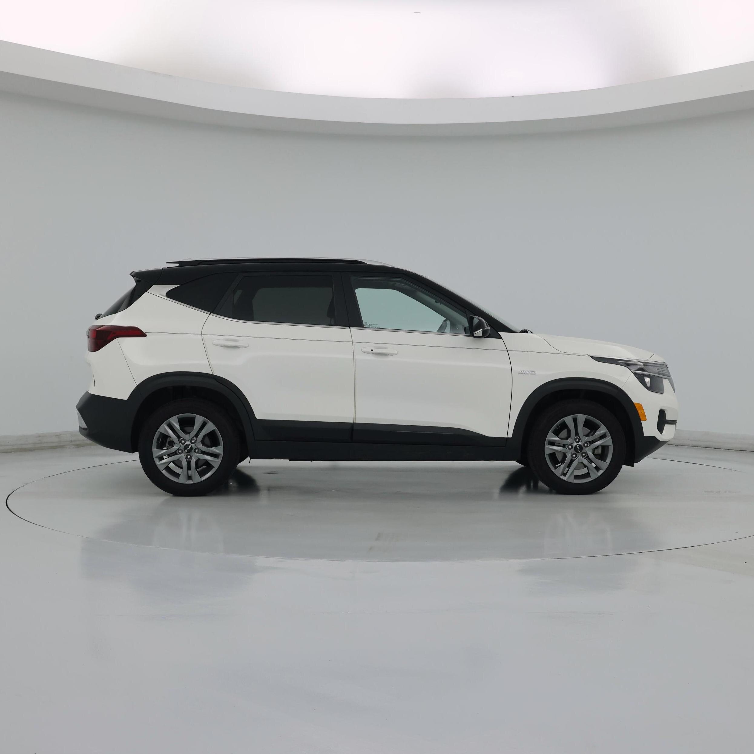 Thumbnail: 2022 Kia Seltos - 7