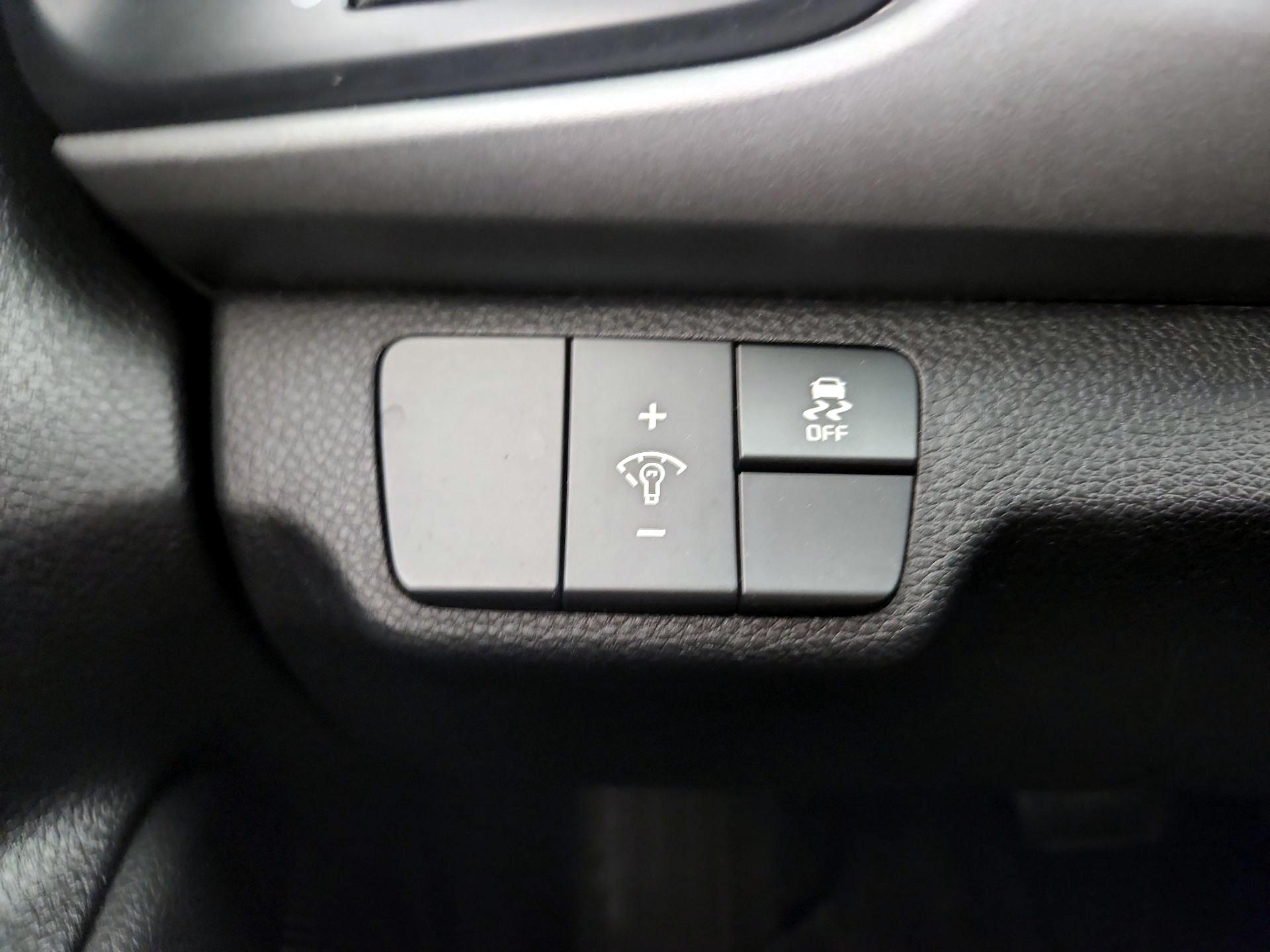 Thumbnail: 2019 Kia Rio - 13