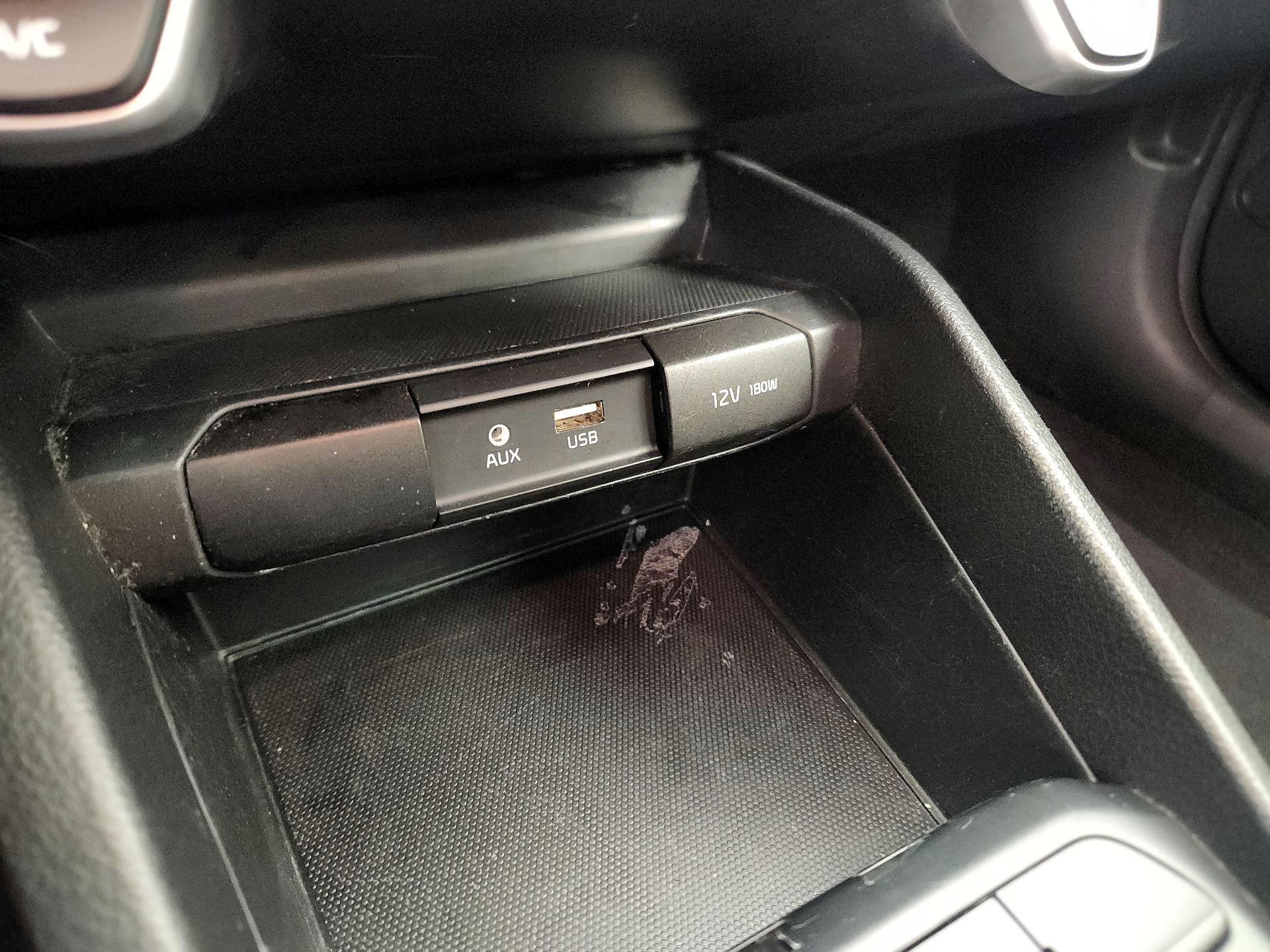 Thumbnail: 2019 Kia Rio - 18