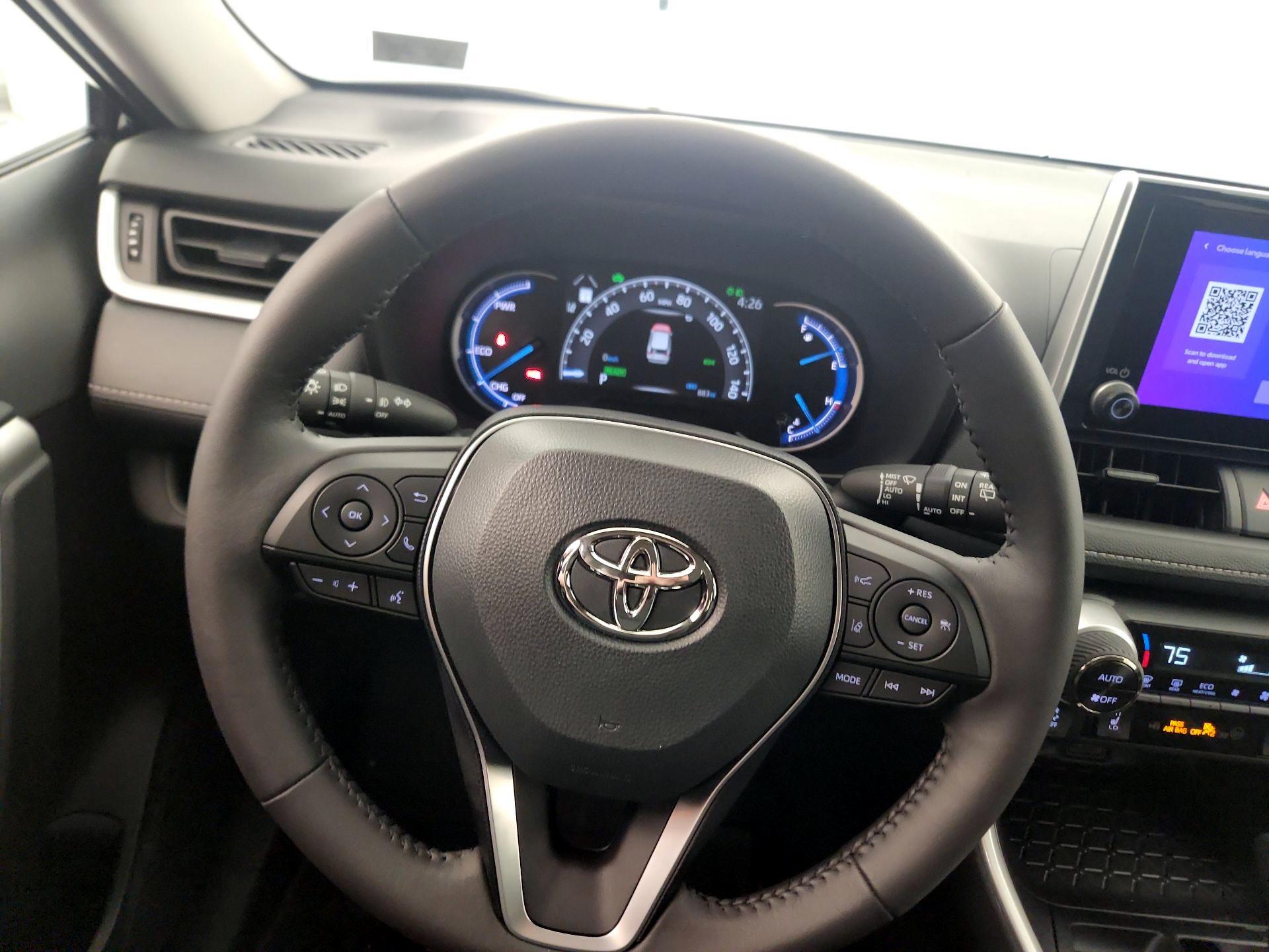 Thumbnail: 2025 Toyota RAV4 - 10