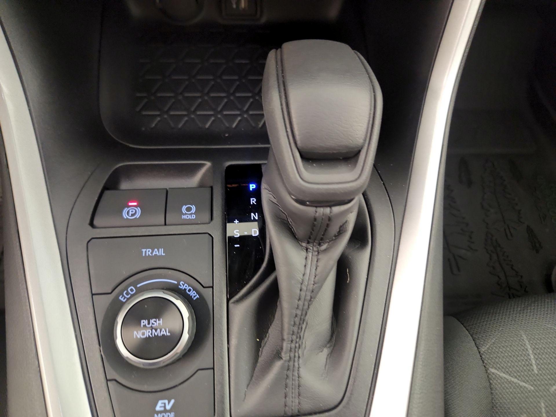 Thumbnail: 2025 Toyota RAV4 - 17