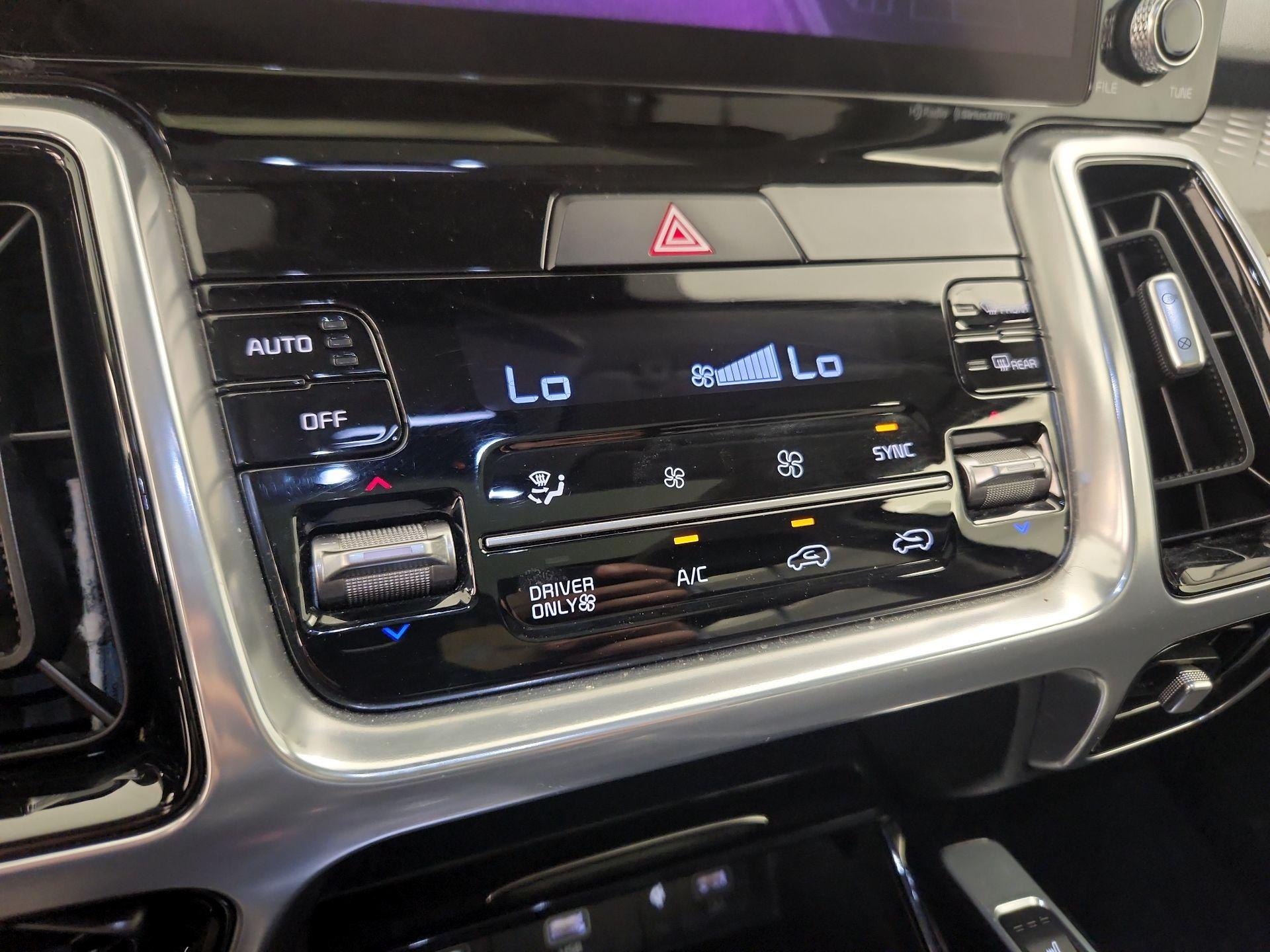 Thumbnail: 2022 Kia Sorento - 16