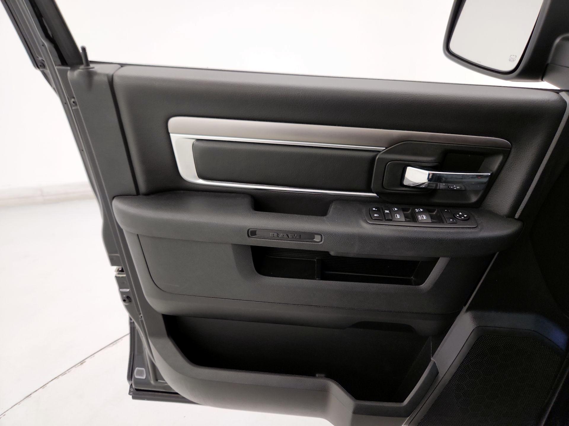 Thumbnail: 2024 RAM 1500 Classic - 12