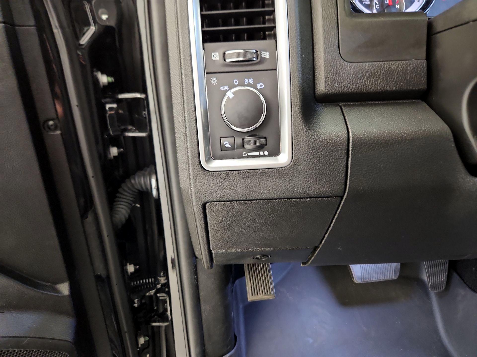 Thumbnail: 2024 RAM 1500 Classic - 13