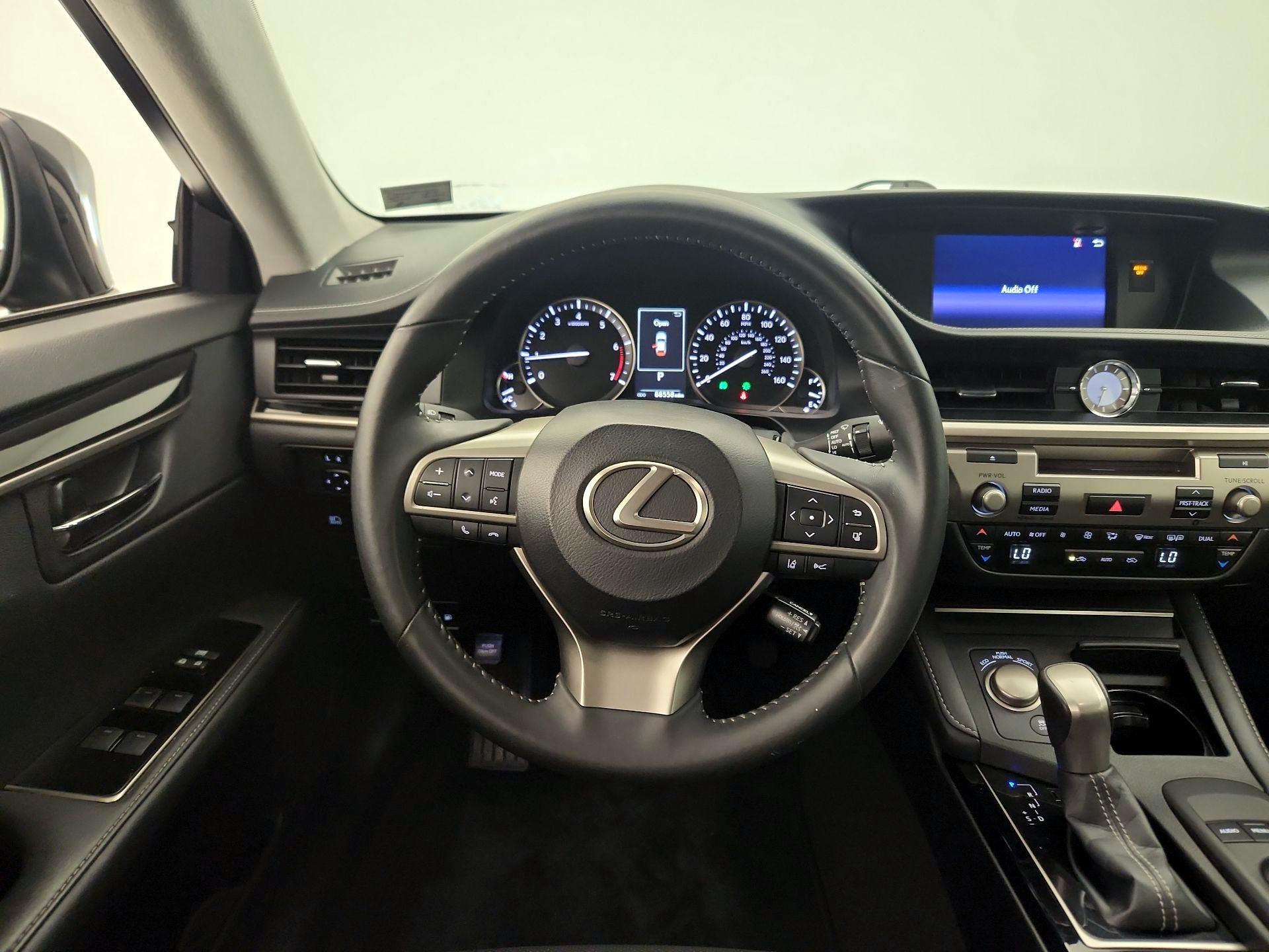 Thumbnail: 2017 Lexus ES - 10