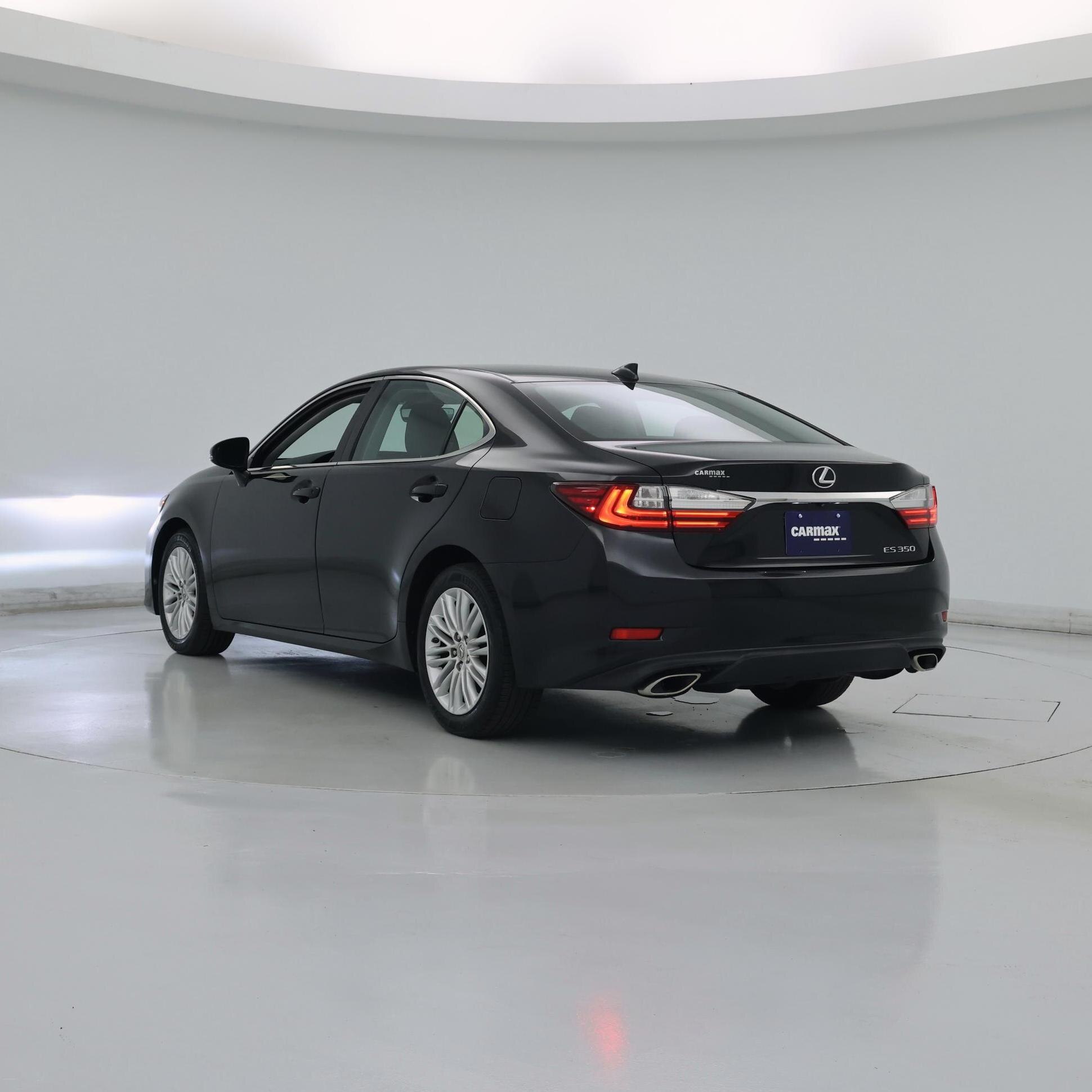 Thumbnail: 2017 Lexus ES - 2