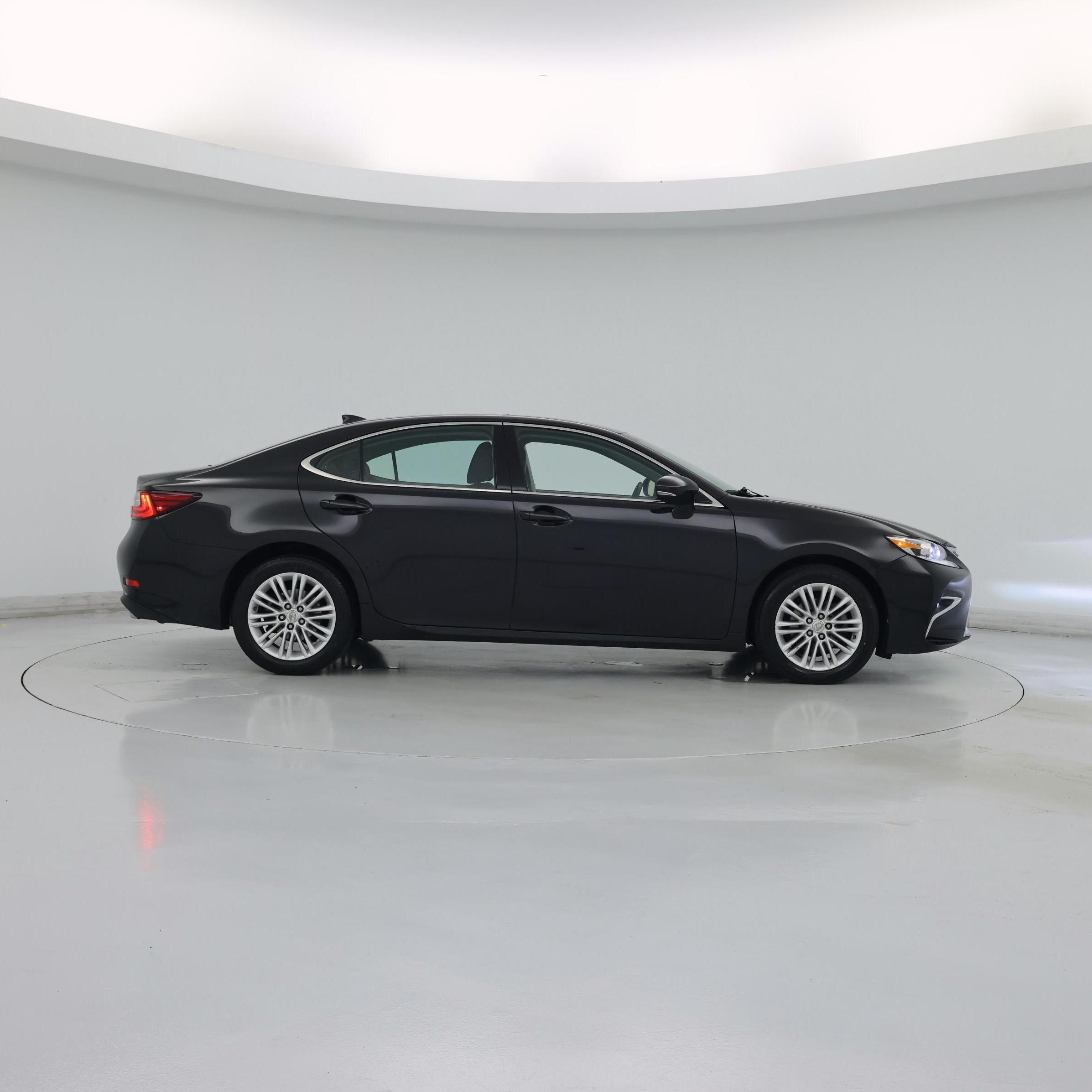 Thumbnail: 2017 Lexus ES - 7