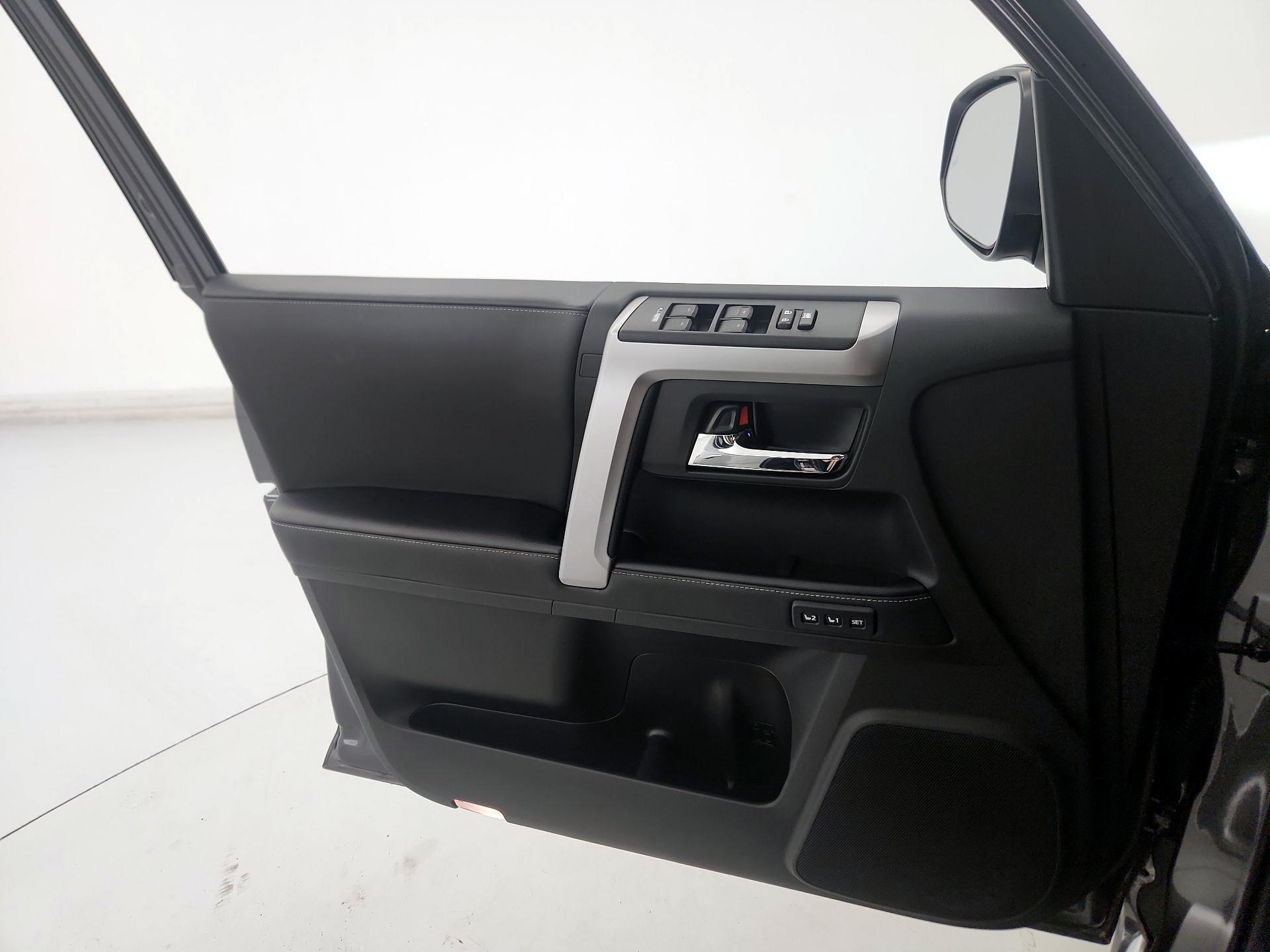 Thumbnail: 2023 Toyota 4Runner - 12