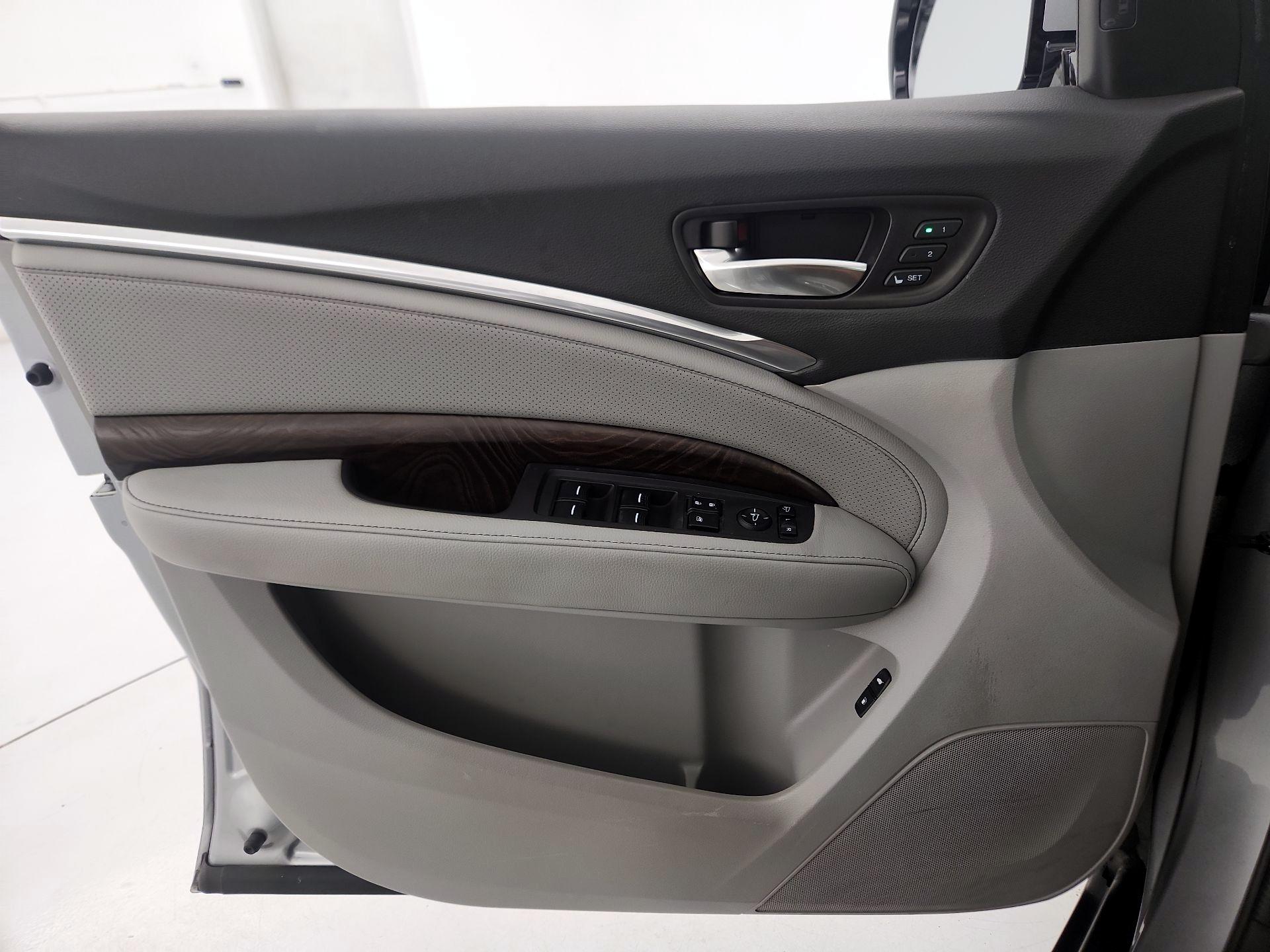 Thumbnail: 2019 Acura MDX - 12