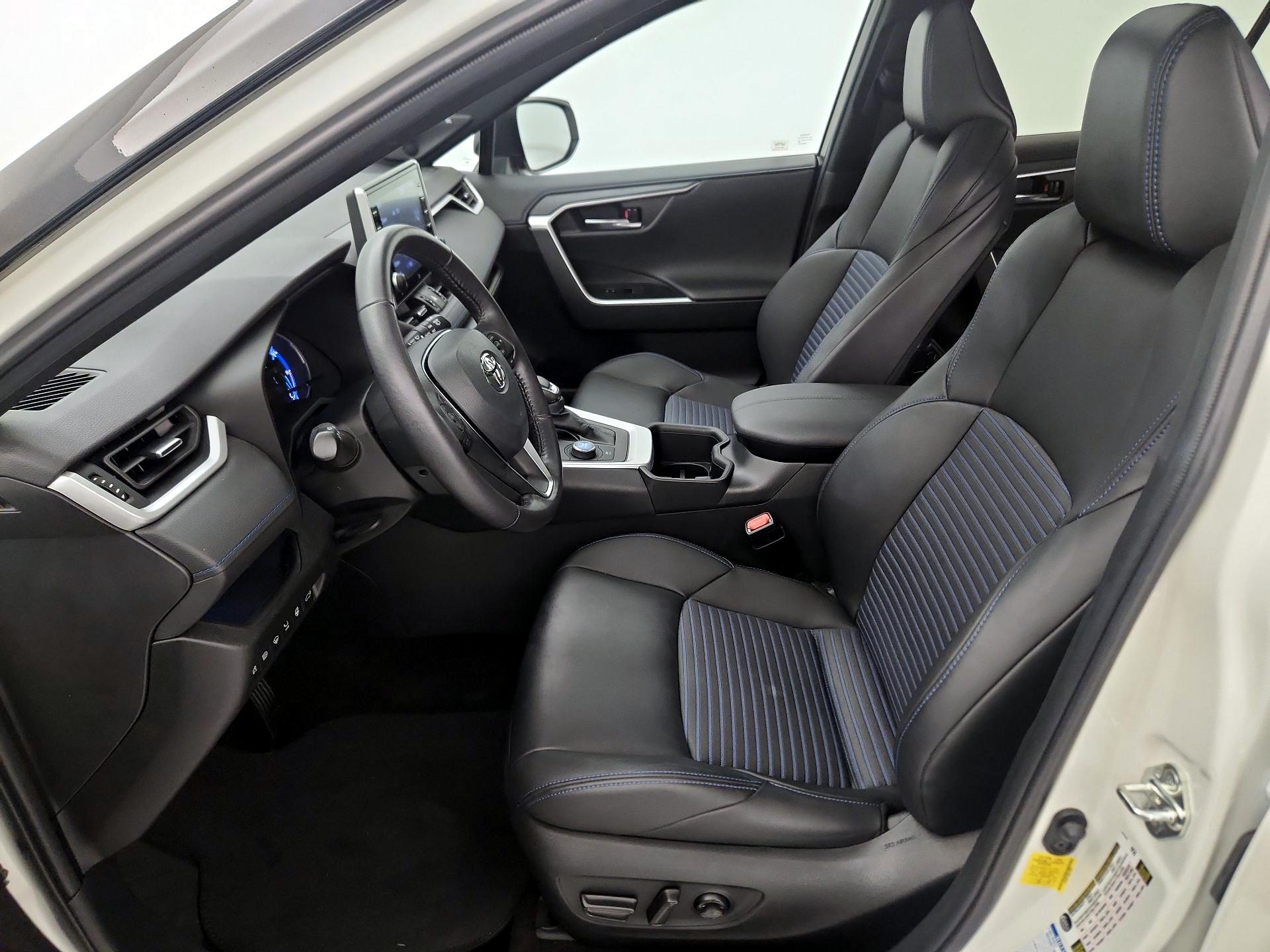 Thumbnail: 2022 Toyota RAV4 - 11