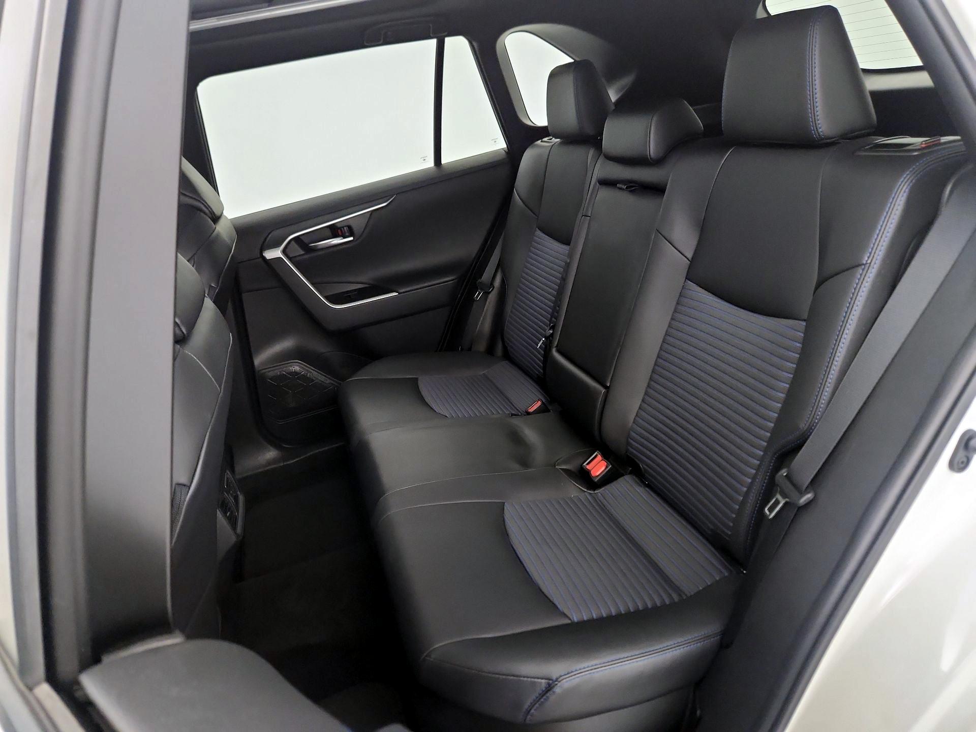 Thumbnail: 2022 Toyota RAV4 - 20