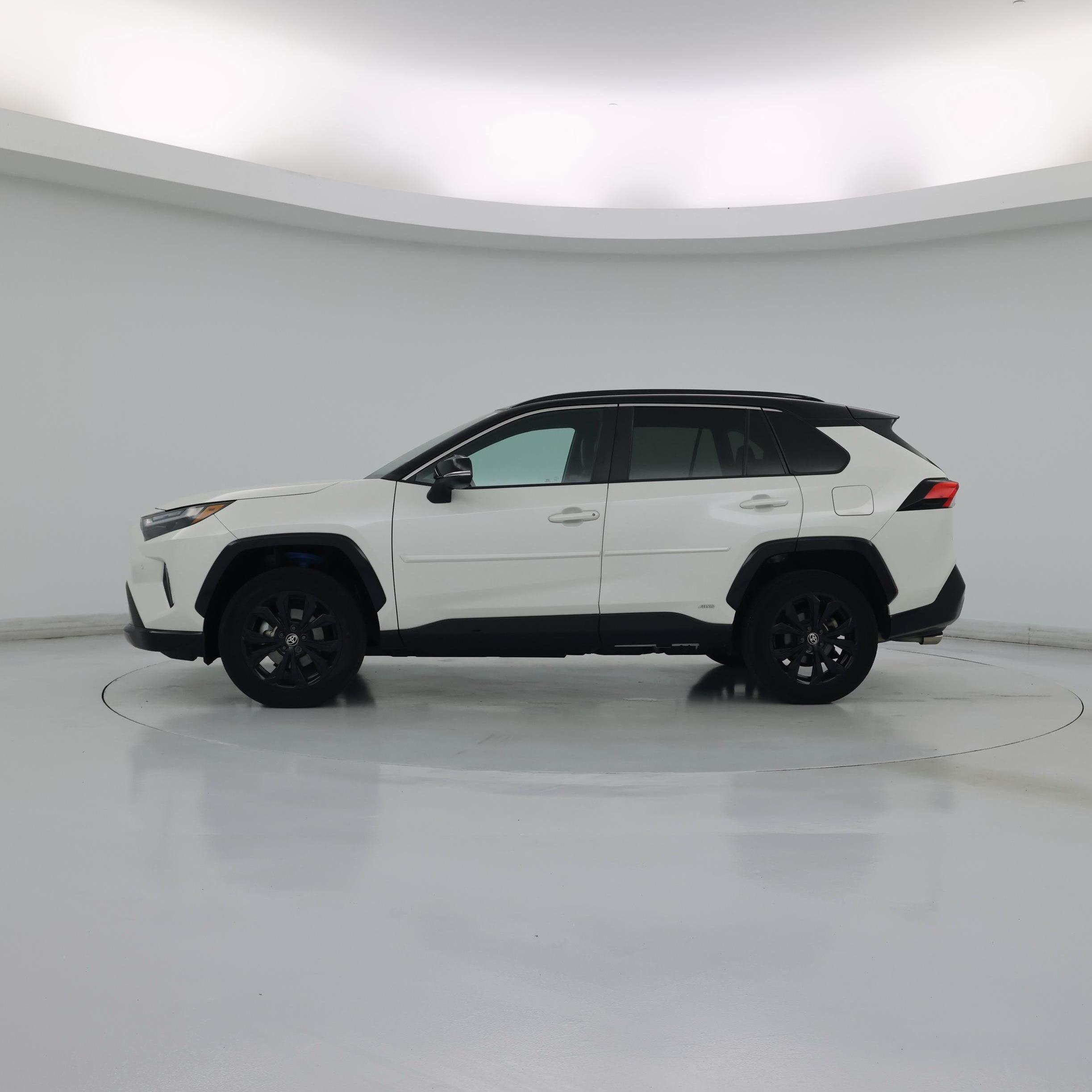 Thumbnail: 2022 Toyota RAV4 - 3