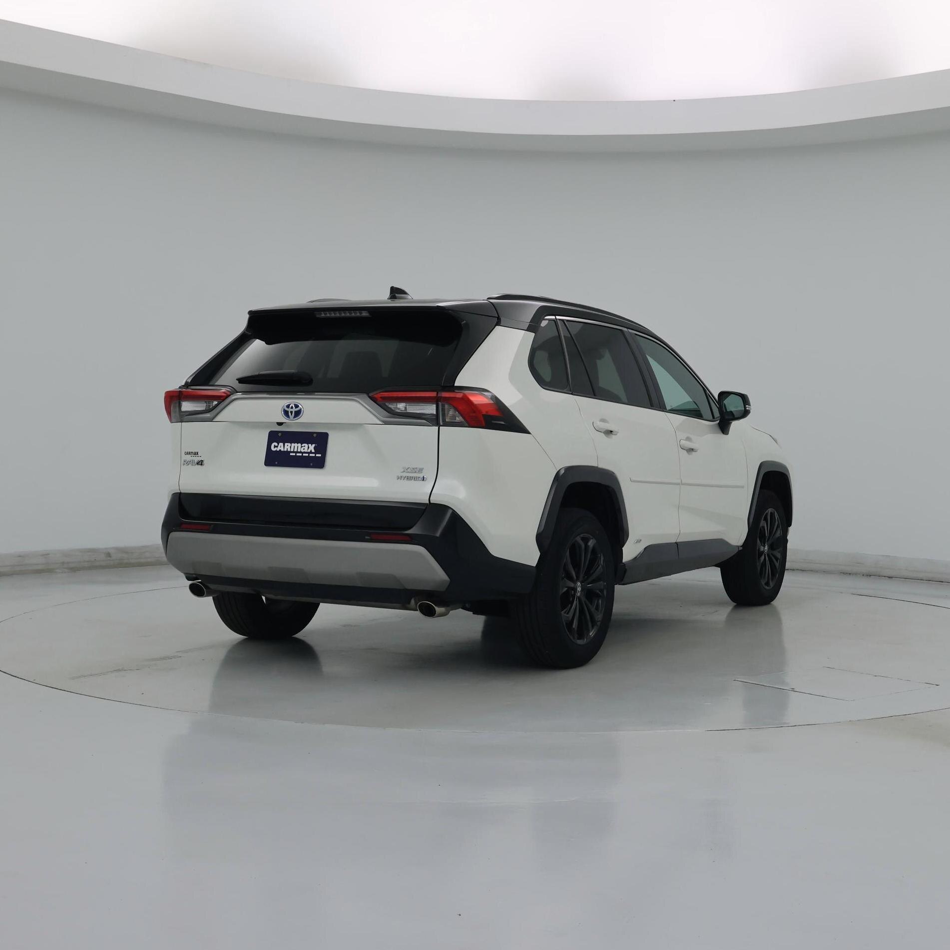 Thumbnail: 2022 Toyota RAV4 - 8