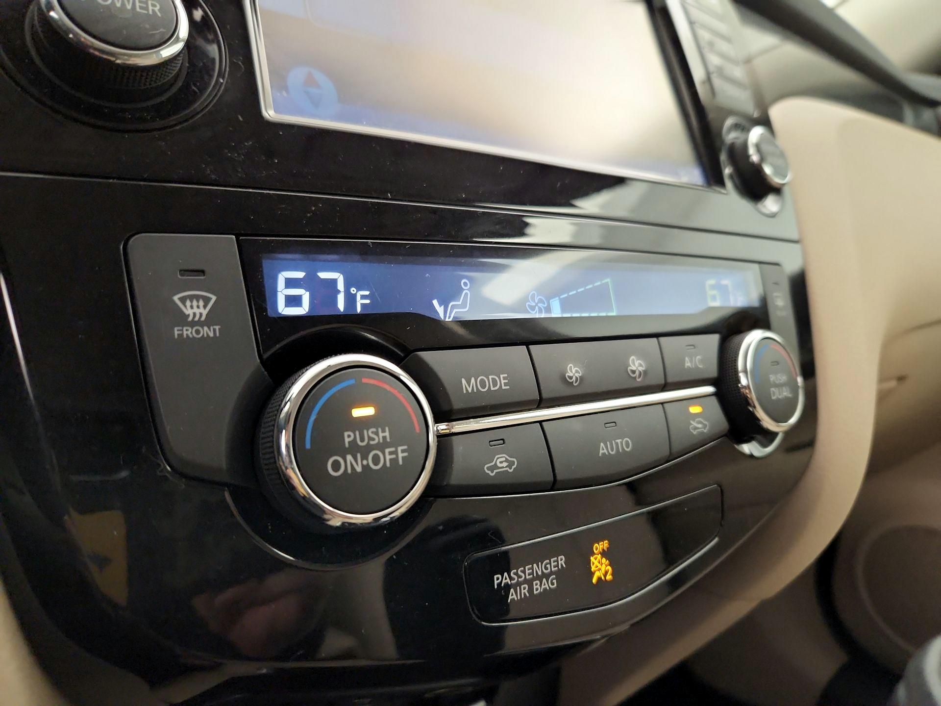 Thumbnail: 2016 Nissan Rogue - 17