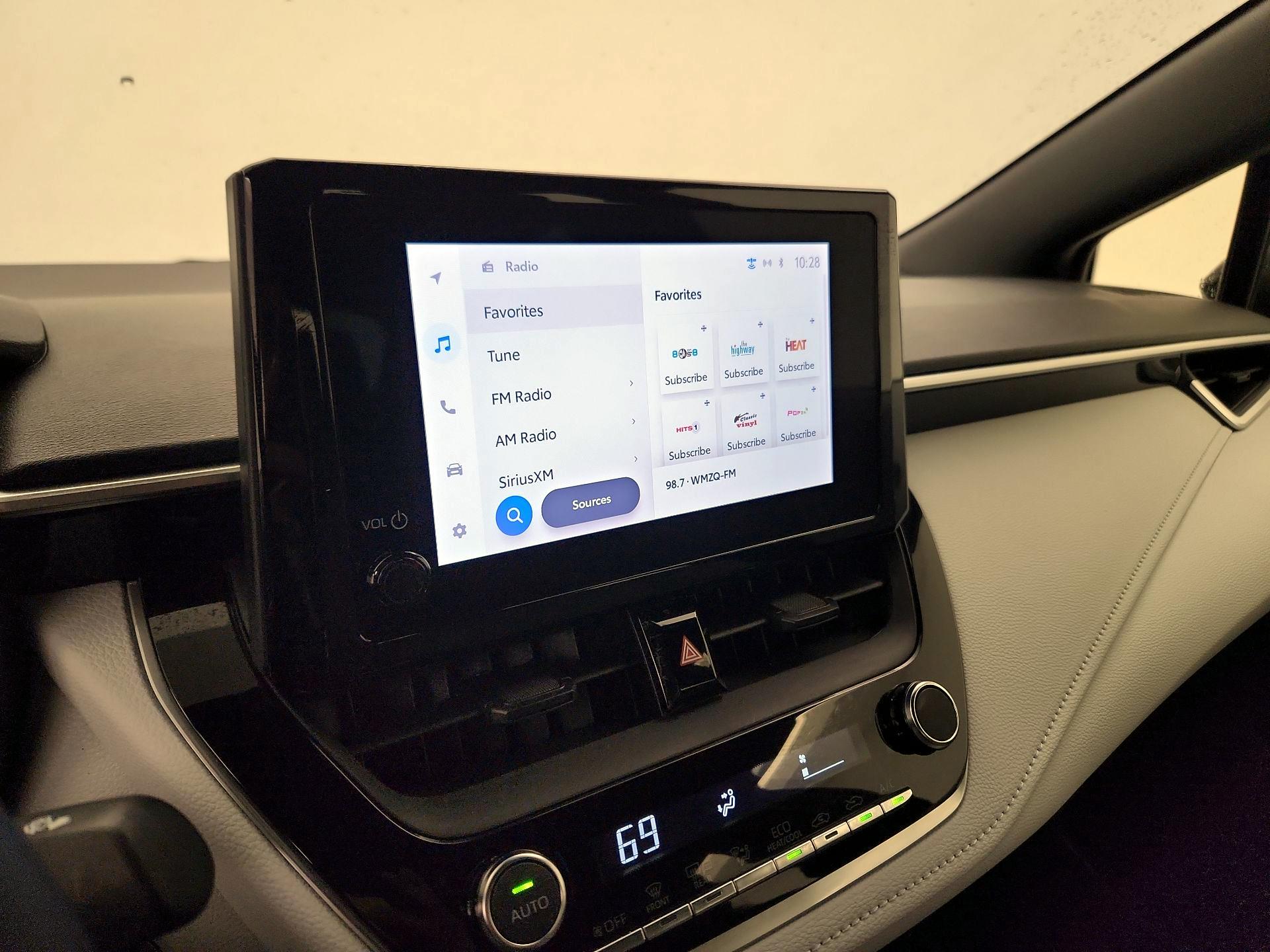 Thumbnail: 2023 Toyota Corolla - 16