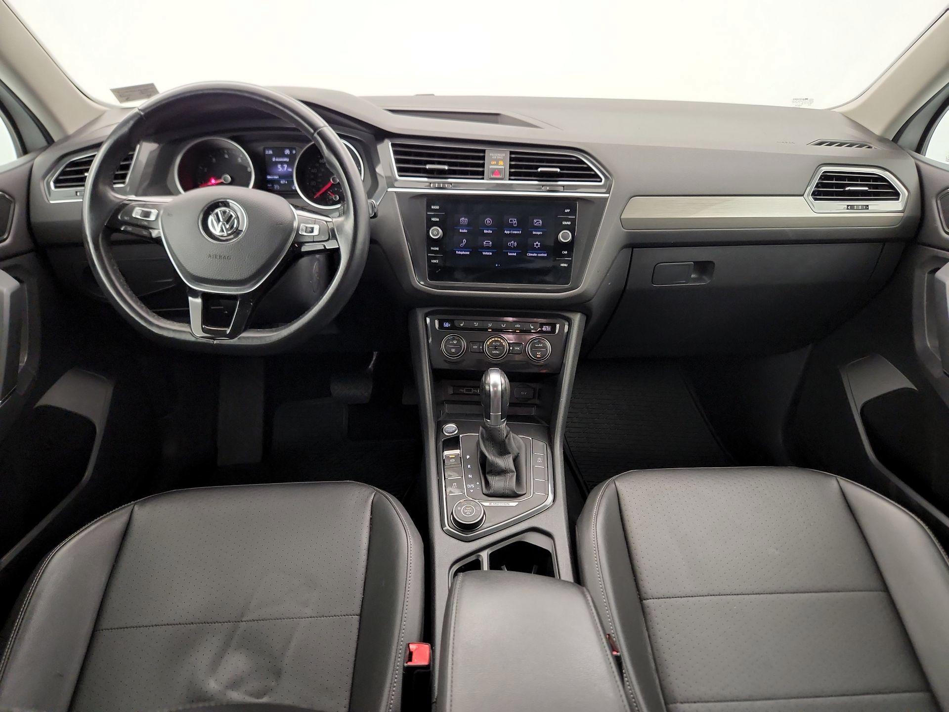 Thumbnail: 2018 Volkswagen Tiguan - 9