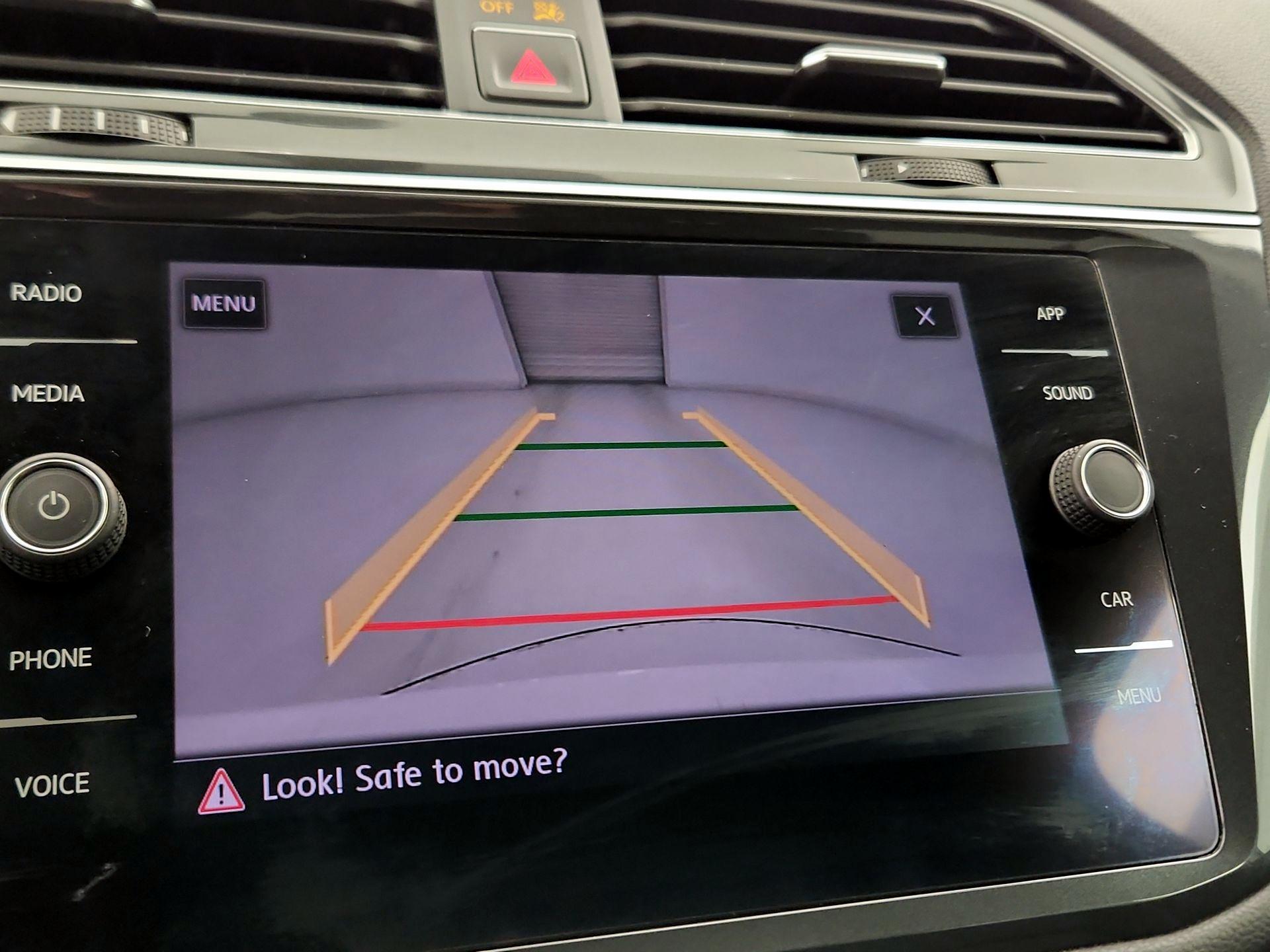 Thumbnail: 2018 Volkswagen Tiguan - 14