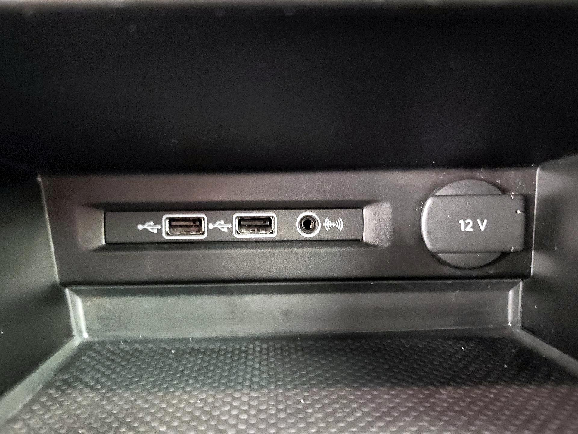 Thumbnail: 2018 Volkswagen Tiguan - 18