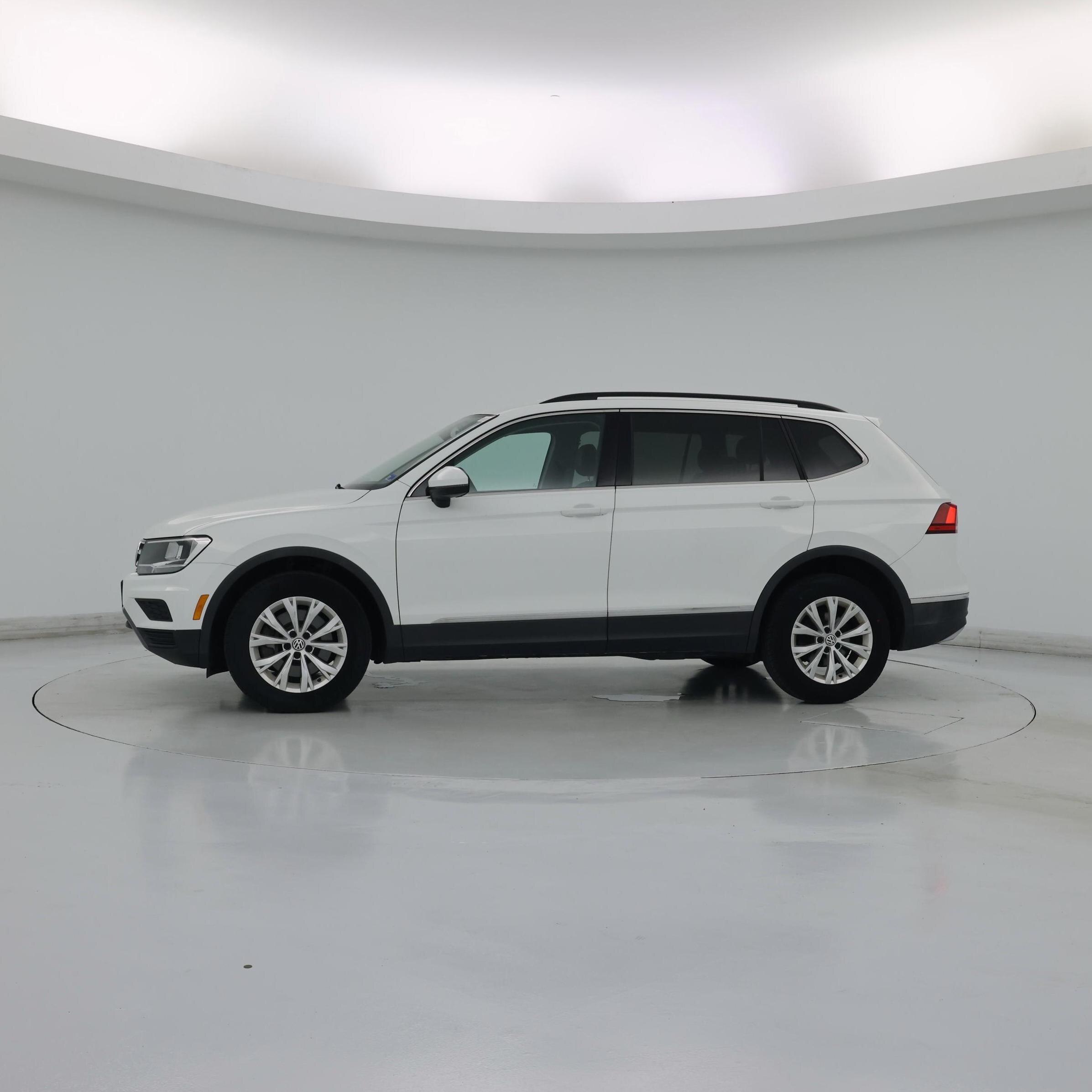 Thumbnail: 2018 Volkswagen Tiguan - 3