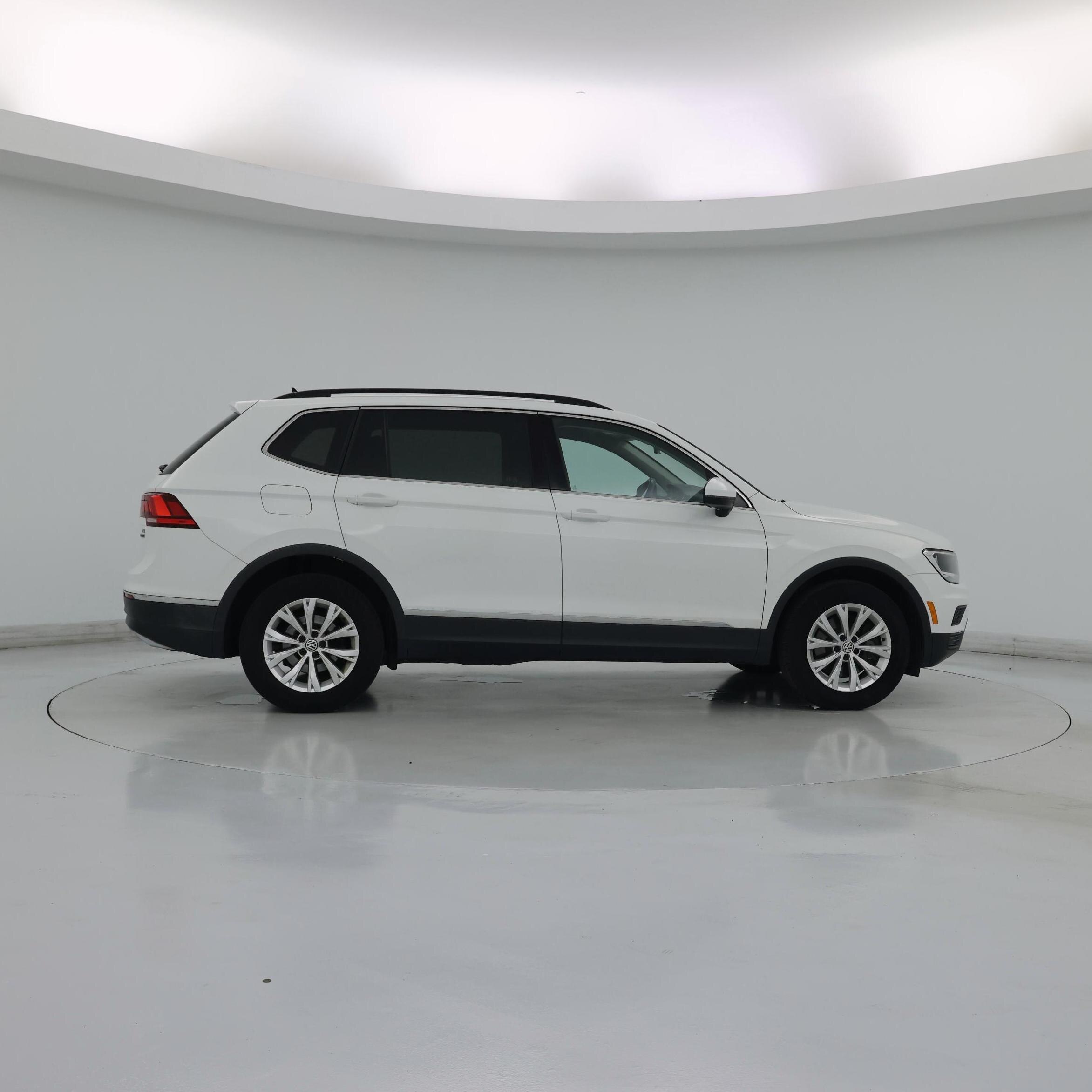 Thumbnail: 2018 Volkswagen Tiguan - 7