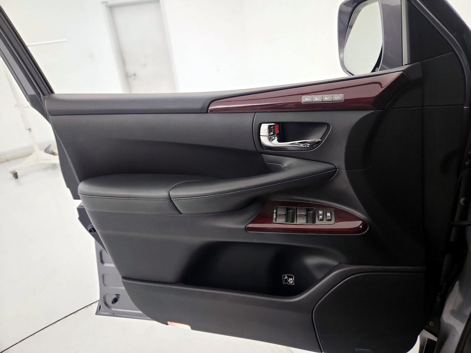 Thumbnail: 2014 Lexus LX - 12