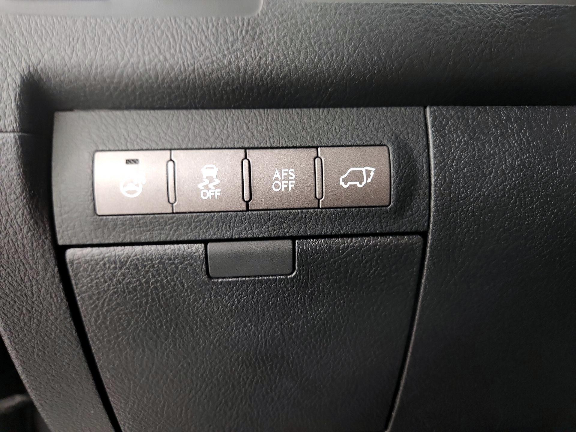 Thumbnail: 2014 Lexus LX - 13