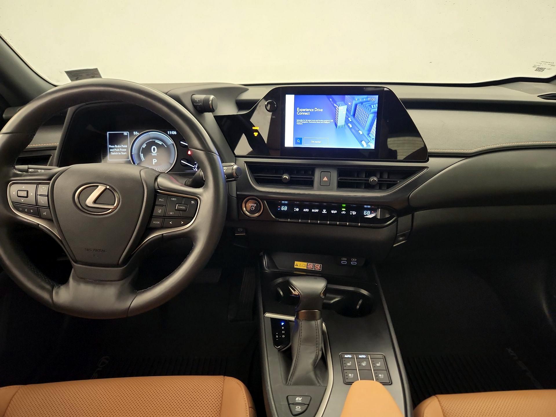 Thumbnail: 2023 Lexus UX - 9