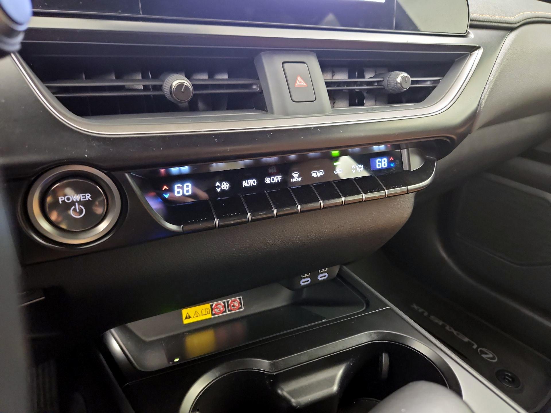 Thumbnail: 2023 Lexus UX - 16