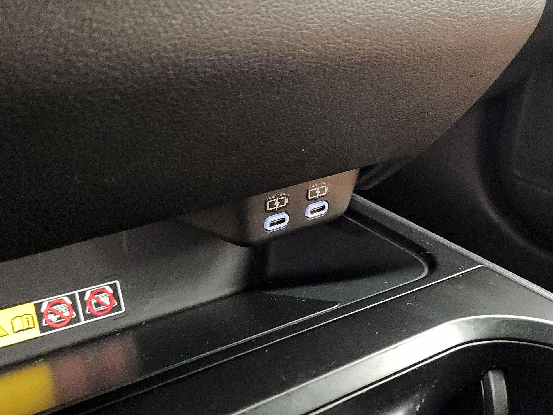 Thumbnail: 2023 Lexus UX - 18