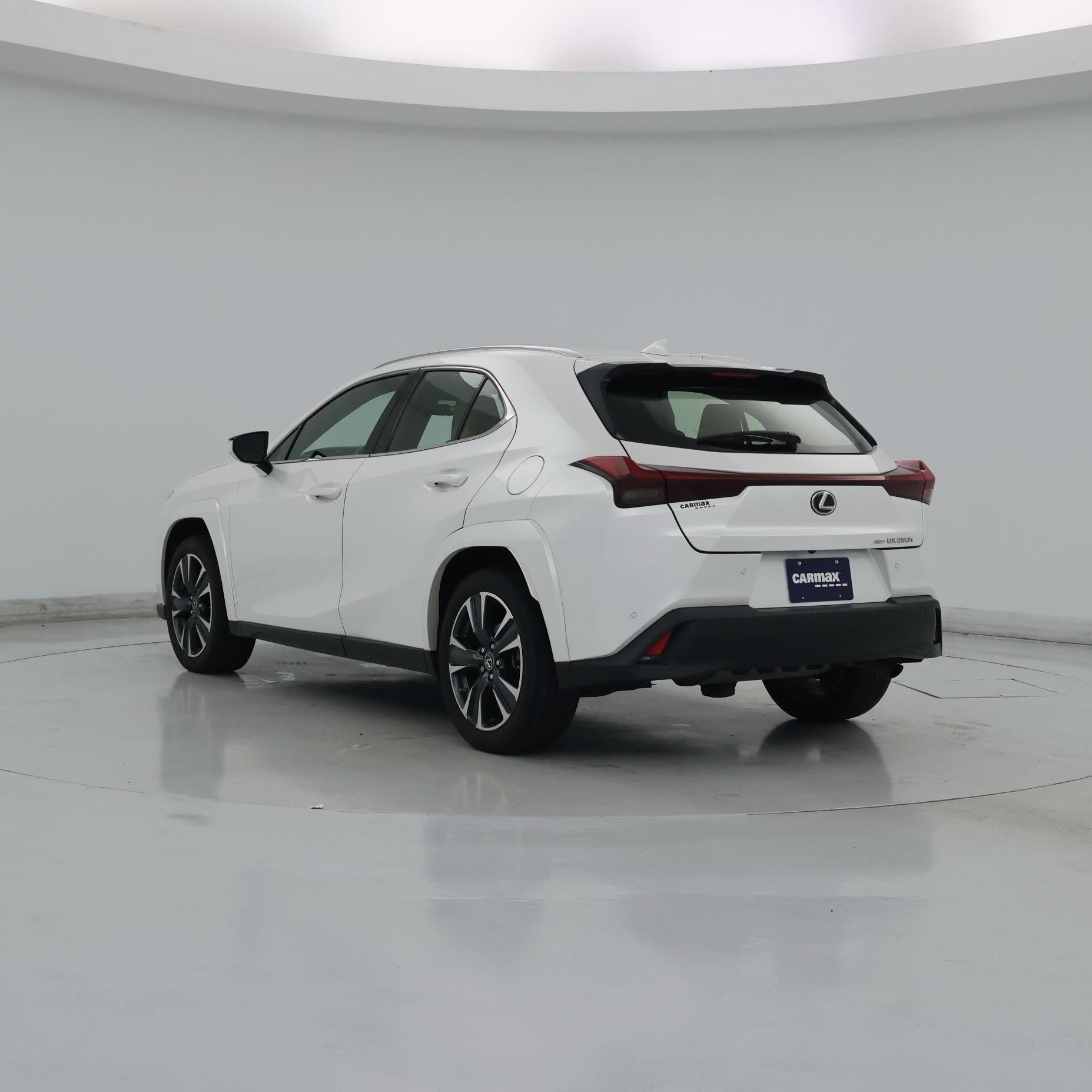 Thumbnail: 2023 Lexus UX - 2