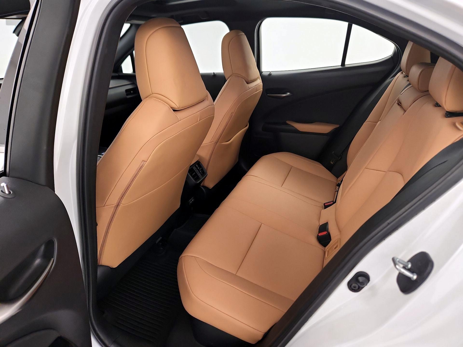 Thumbnail: 2023 Lexus UX - 20