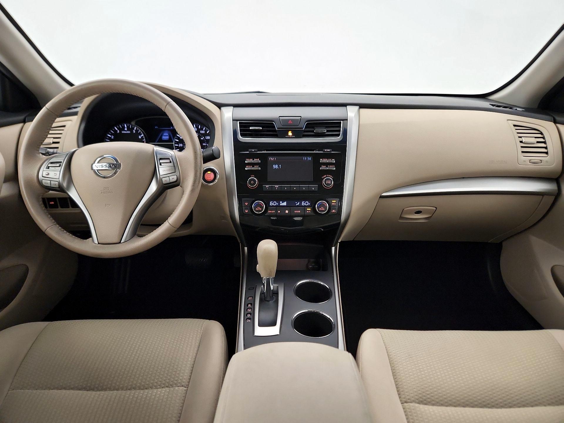 Thumbnail: 2015 Nissan Altima - 9