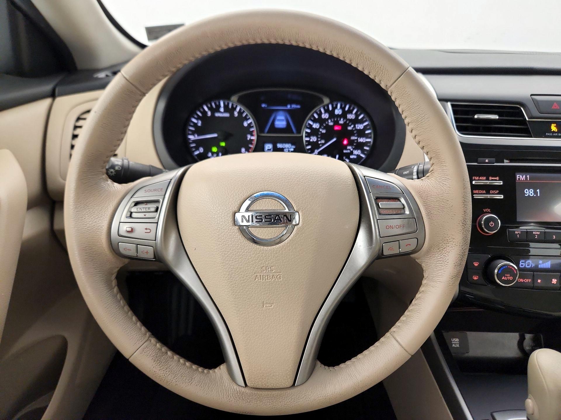 Thumbnail: 2015 Nissan Altima - 10