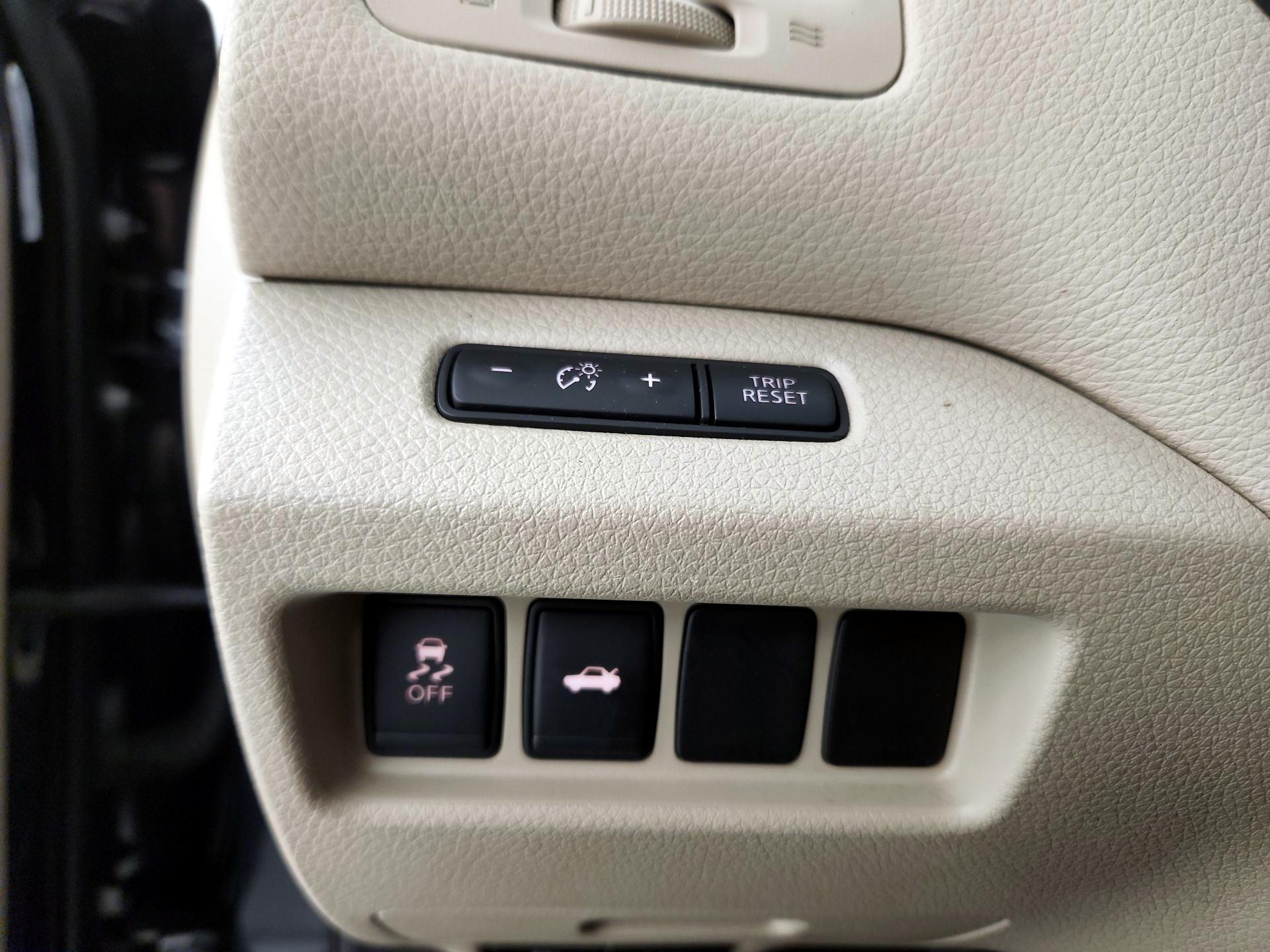 Thumbnail: 2015 Nissan Altima - 13