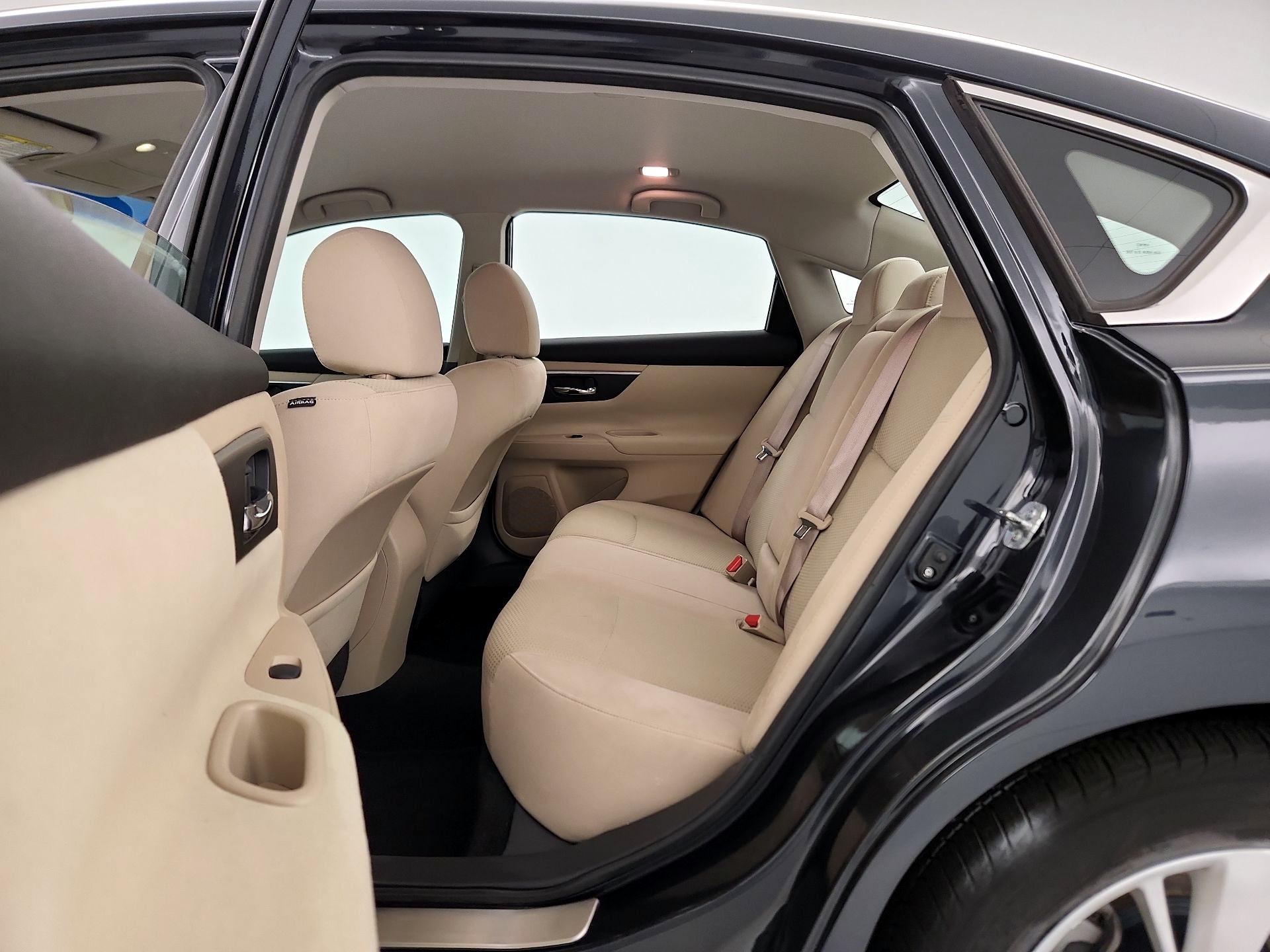 Thumbnail: 2015 Nissan Altima - 19