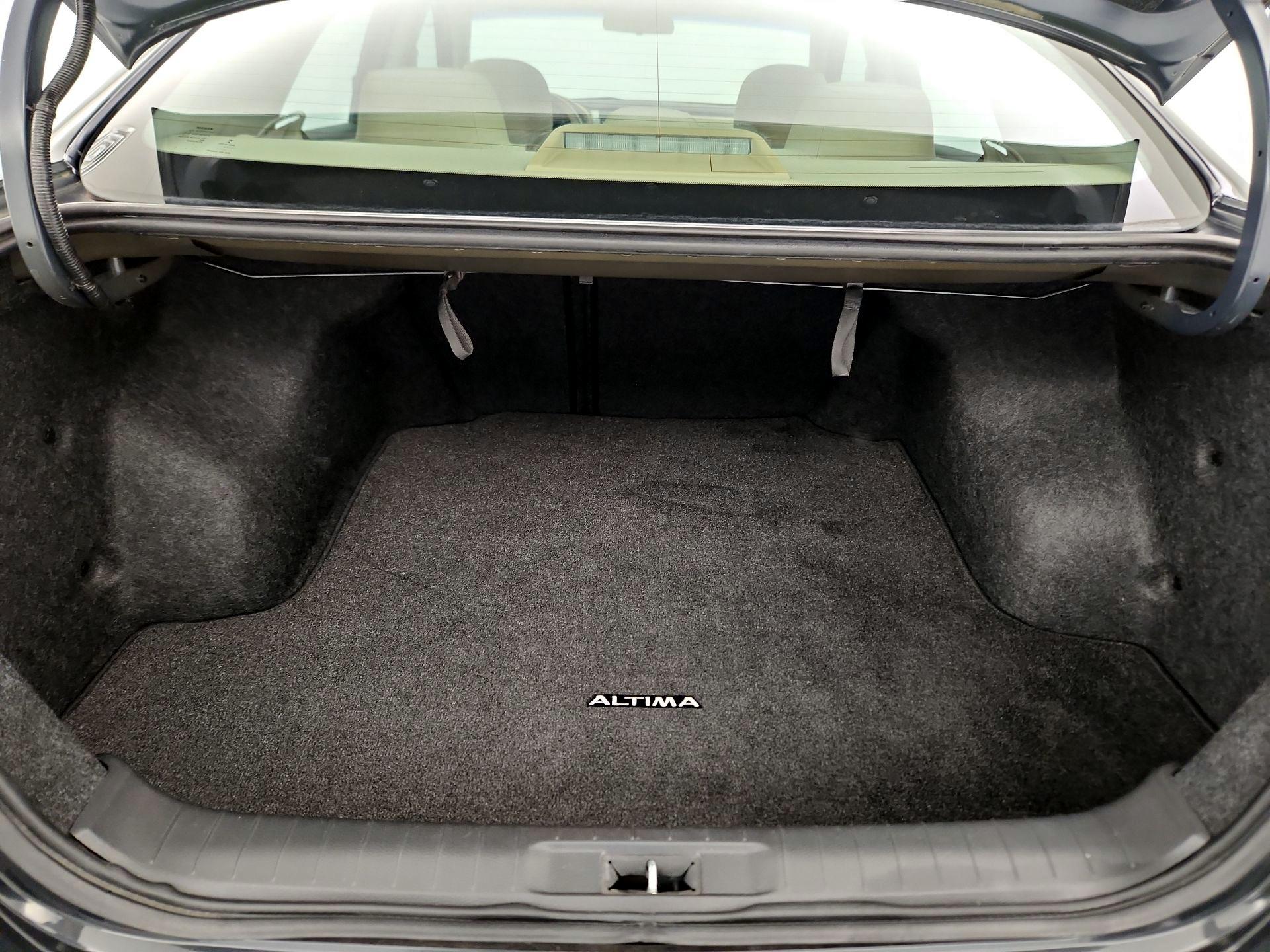 Thumbnail: 2015 Nissan Altima - 20