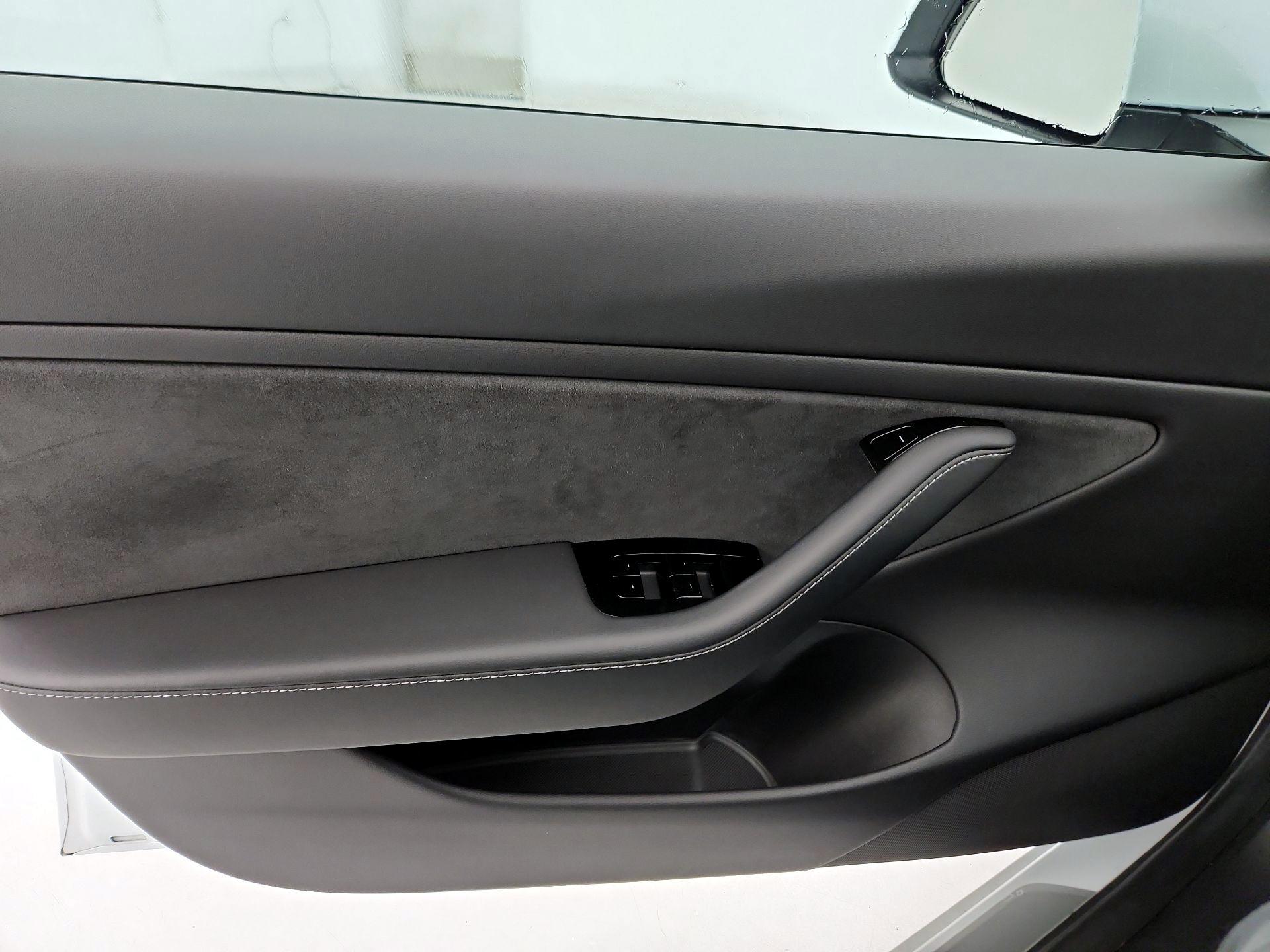 Thumbnail: 2020 Tesla Model 3 - 12