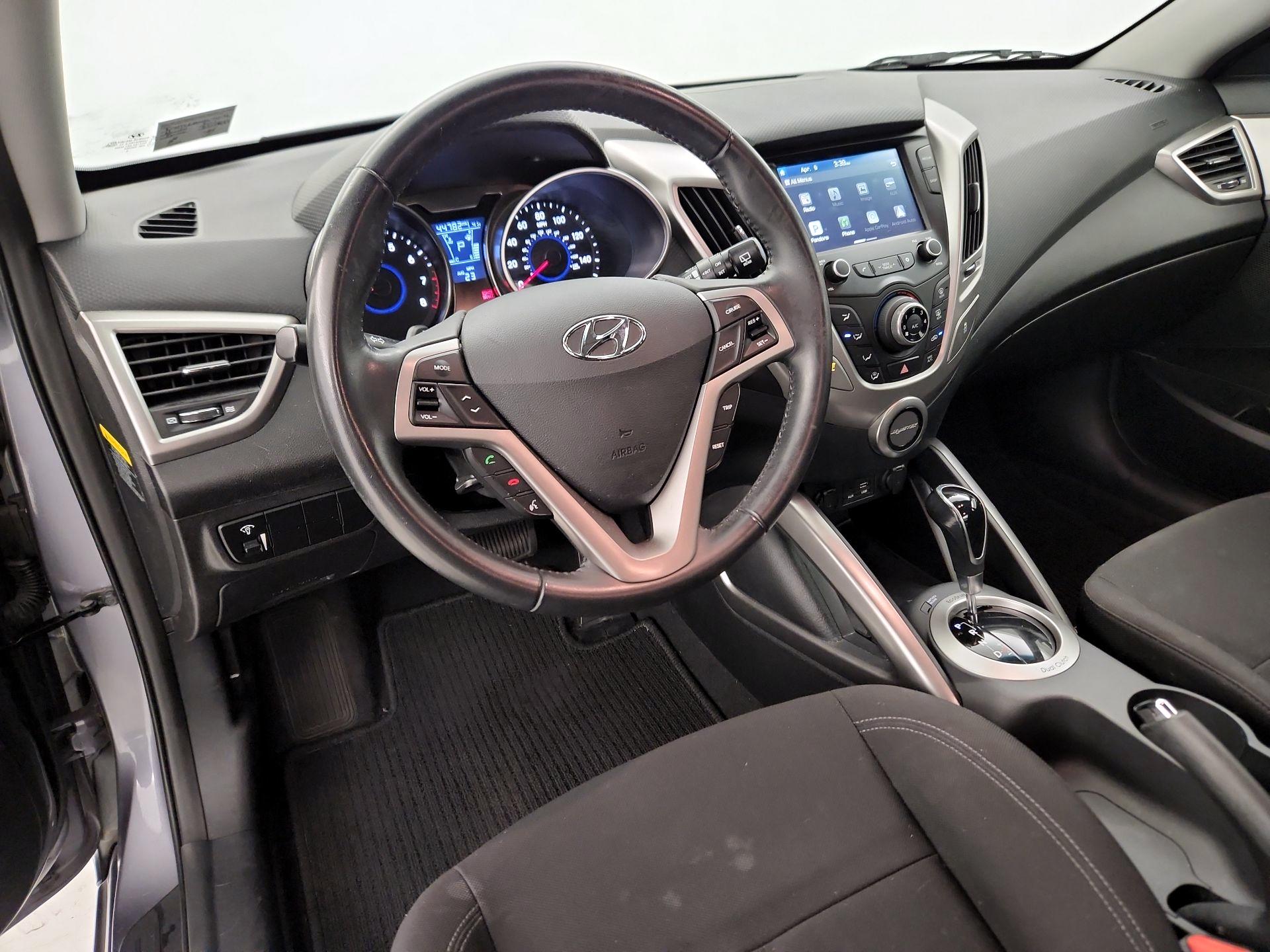 Thumbnail: 2017 Hyundai Veloster - 9