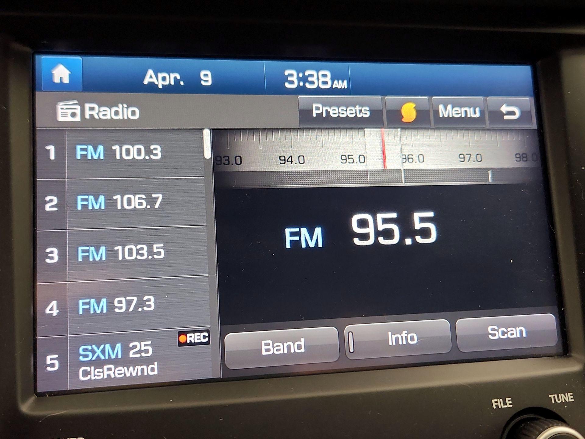 Thumbnail: 2017 Hyundai Veloster - 15