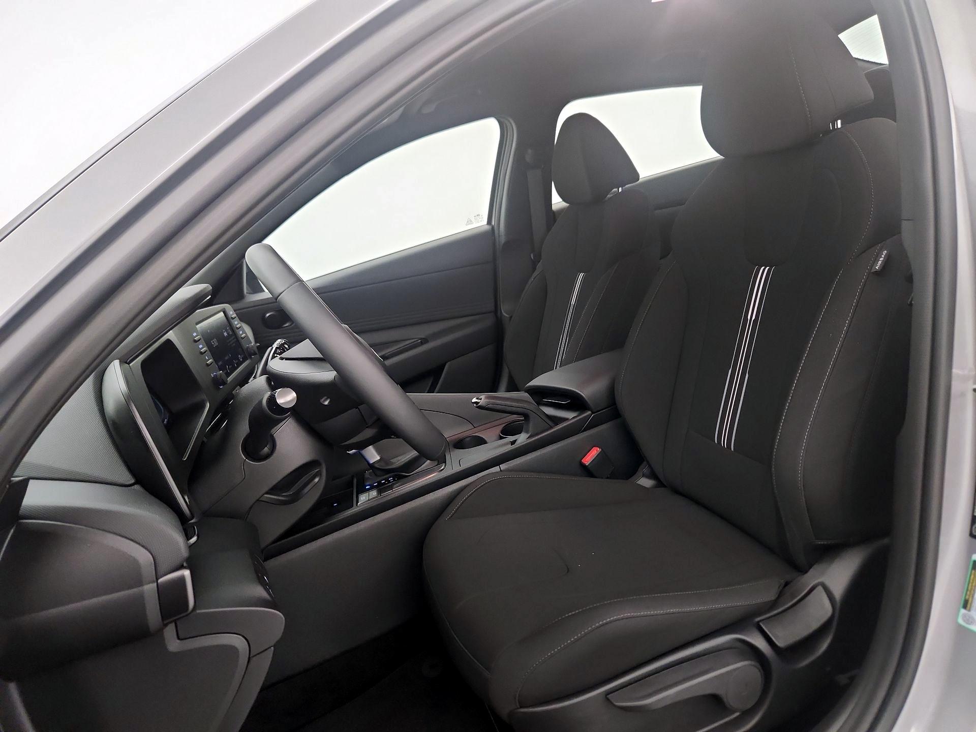 Thumbnail: 2025 Hyundai Elantra - 11