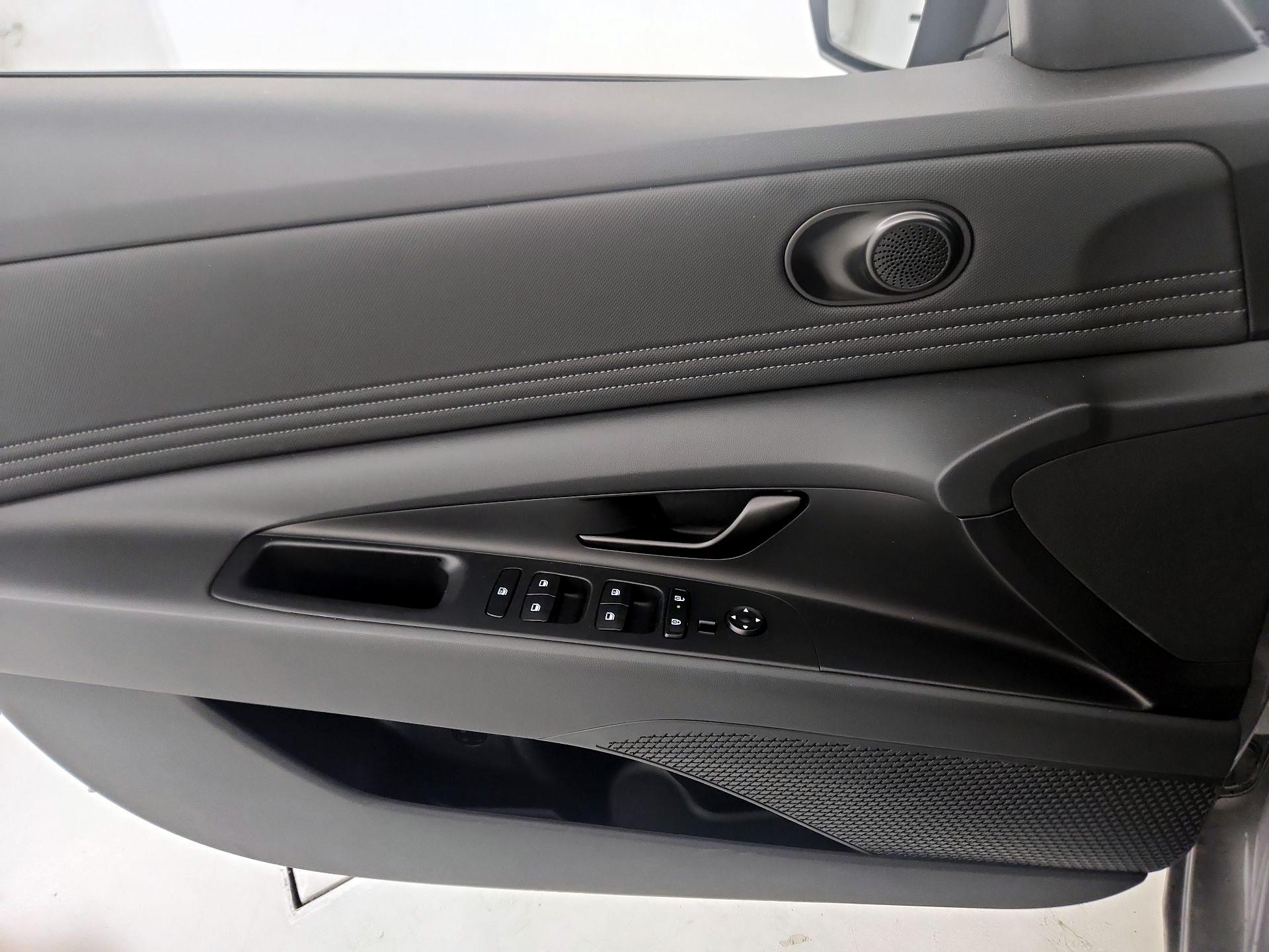 Thumbnail: 2025 Hyundai Elantra - 12