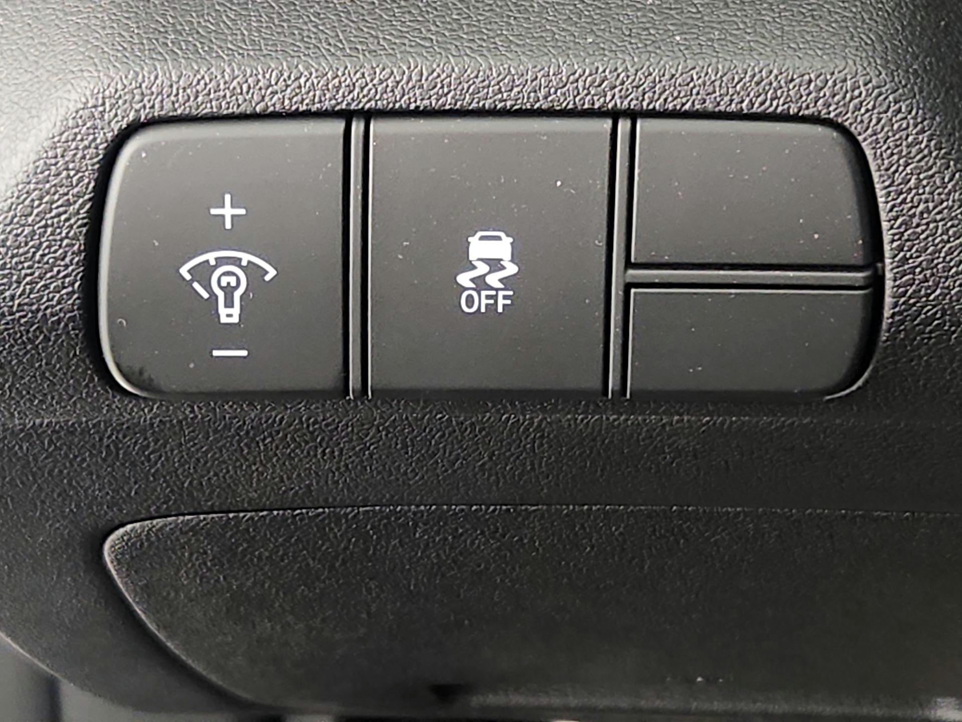 Thumbnail: 2025 Hyundai Elantra - 13