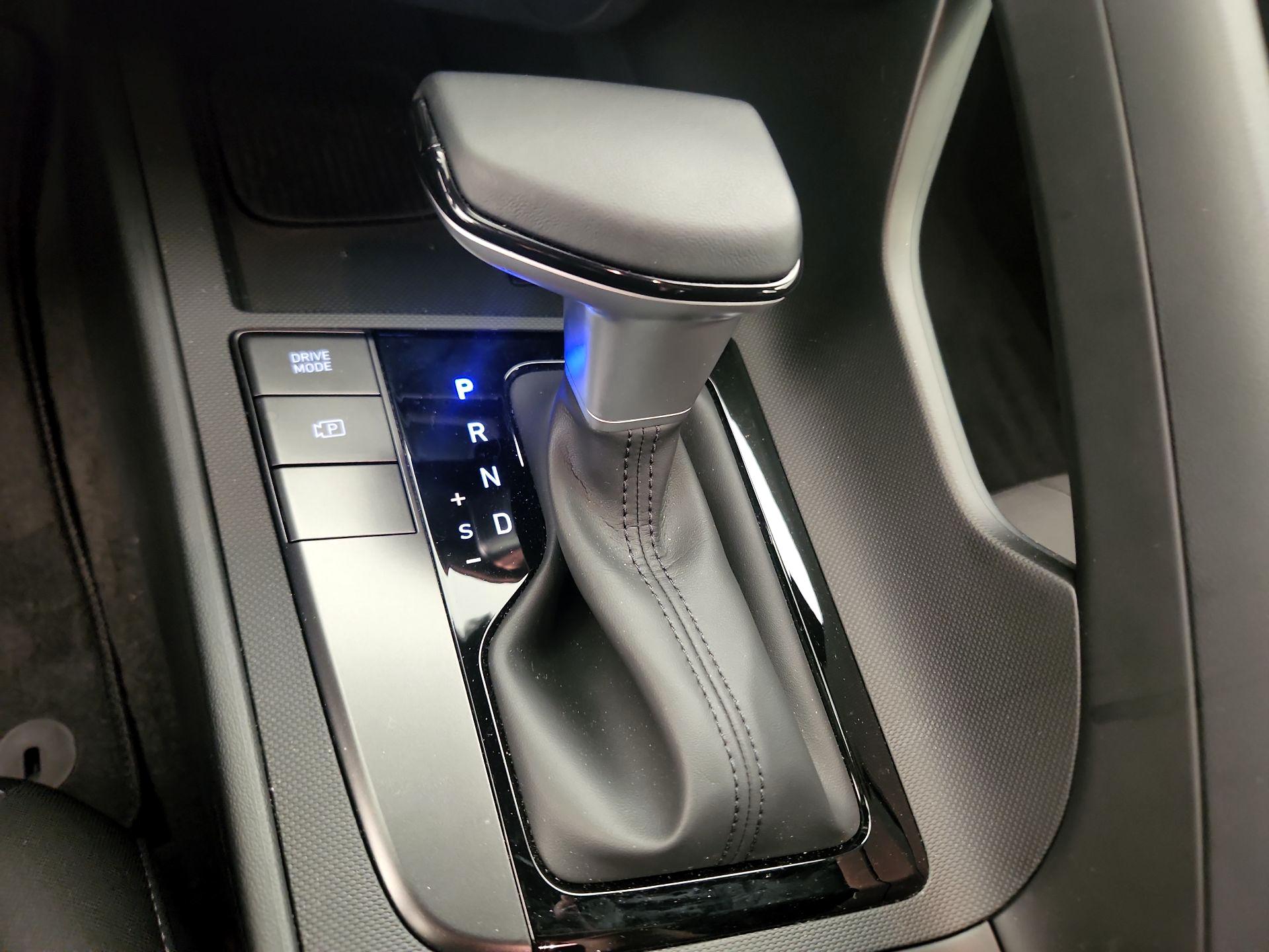 Thumbnail: 2025 Hyundai Elantra - 17