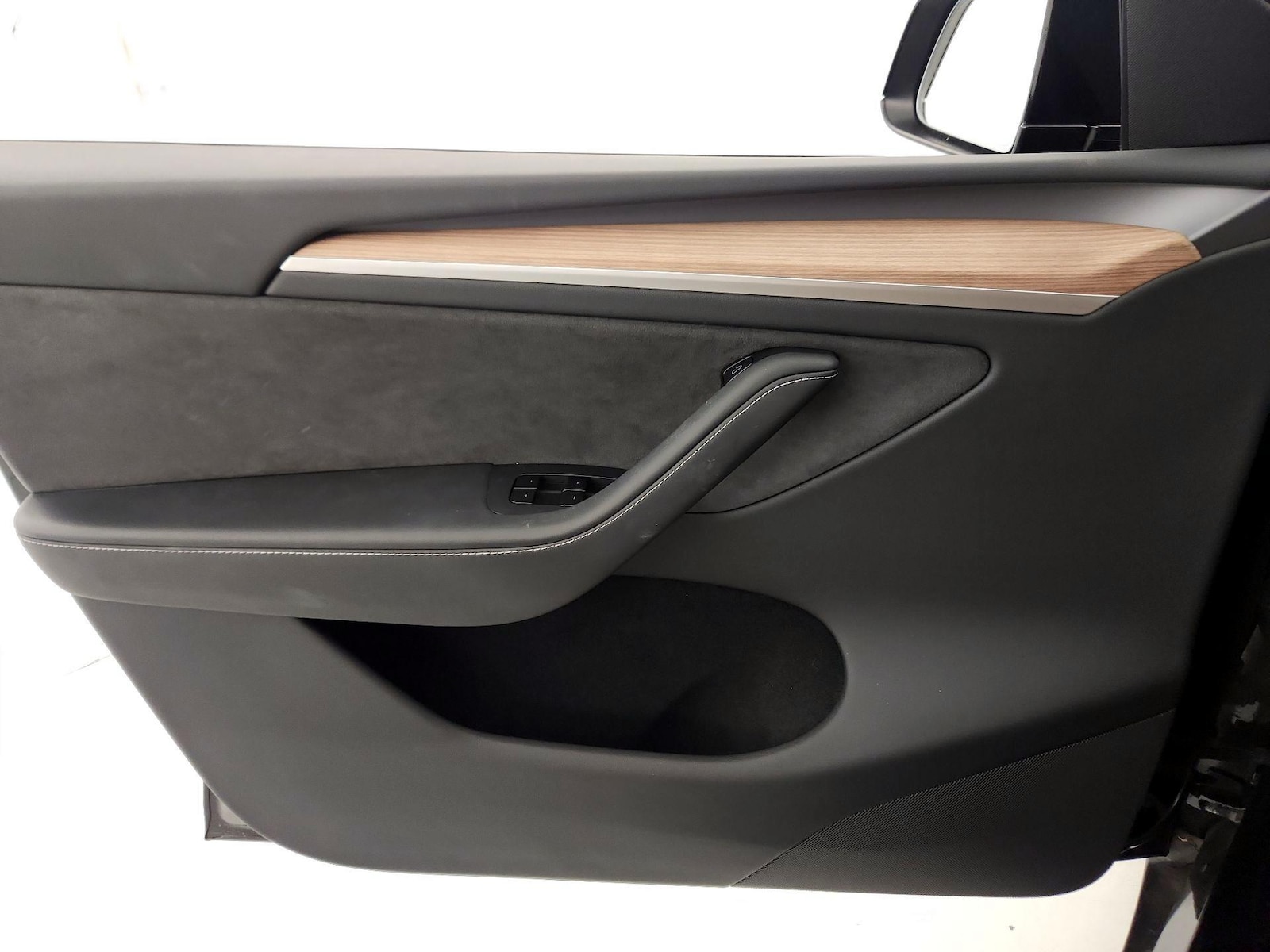 2025 Tesla Model Y Performance - Photo 13