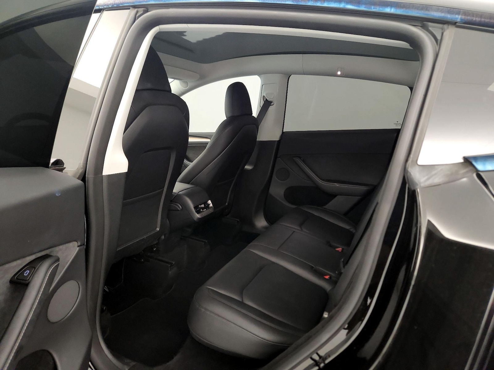 2025 Tesla Model Y Performance - Photo 19