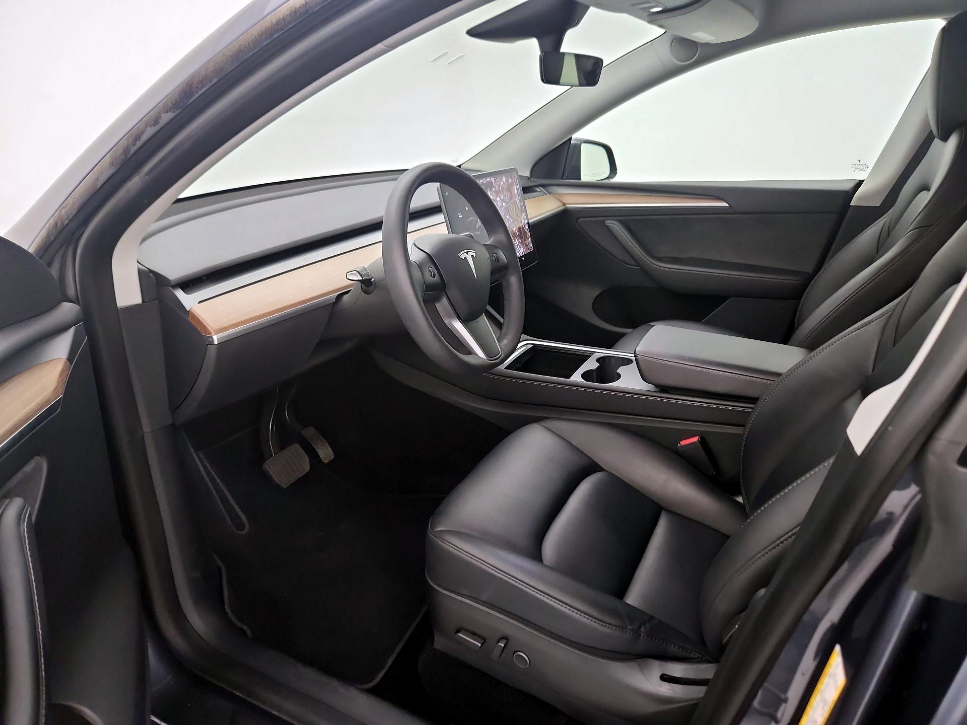 Thumbnail: 2023 Tesla Model Y - 11