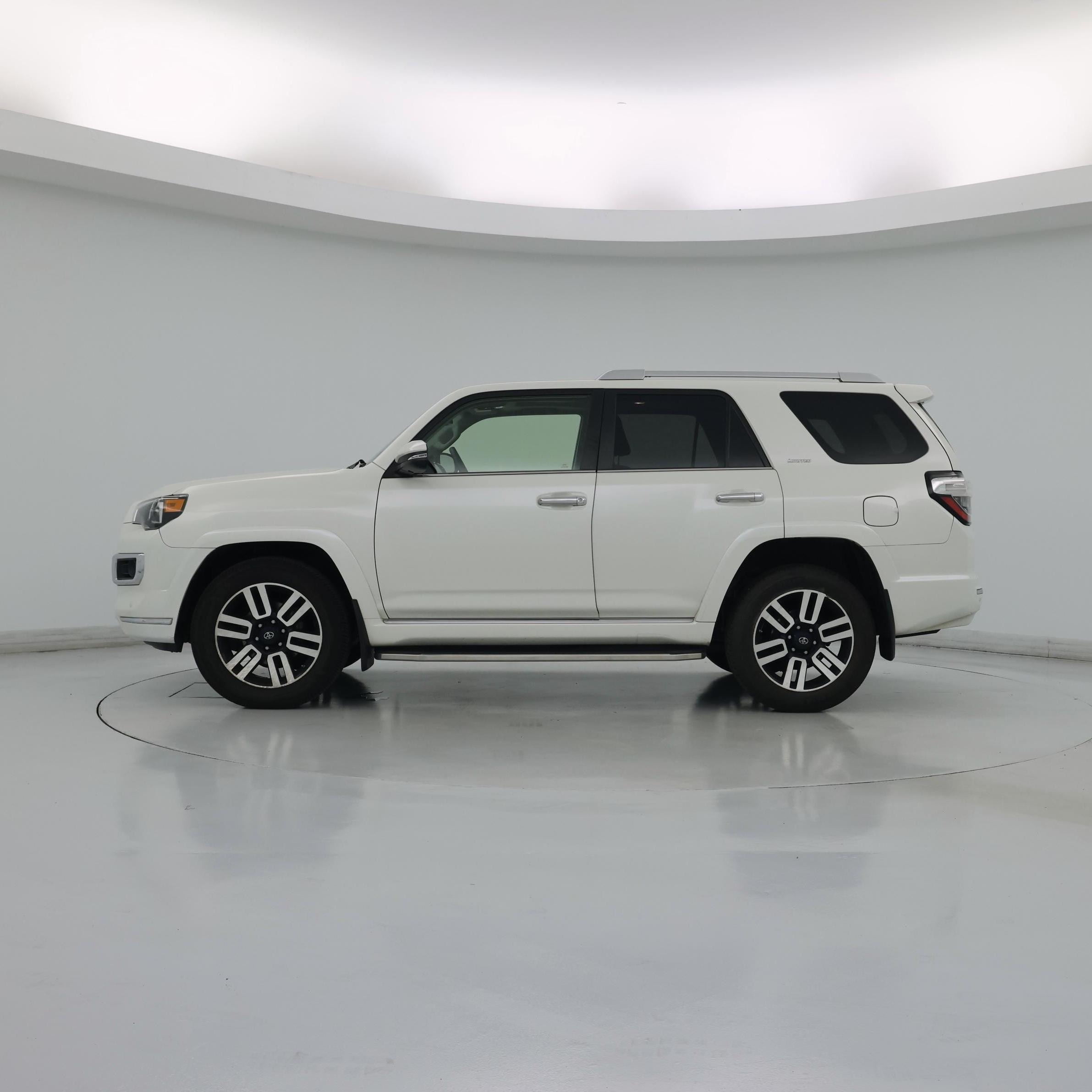 Thumbnail: 2019 Toyota 4Runner - 3