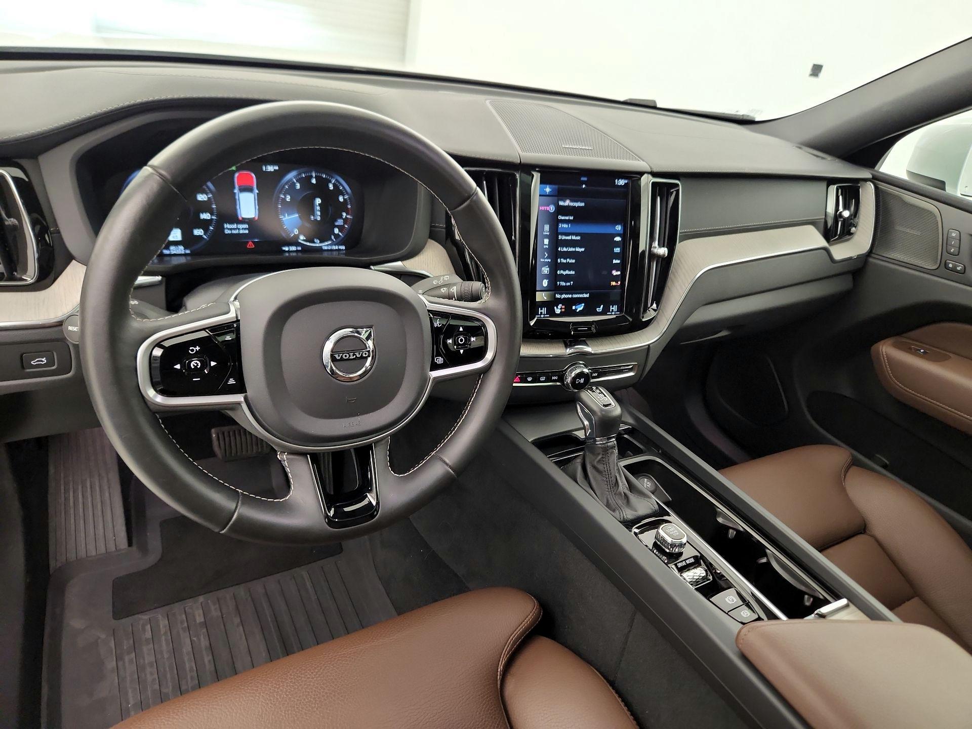 Thumbnail: 2020 Volvo XC60 - 9